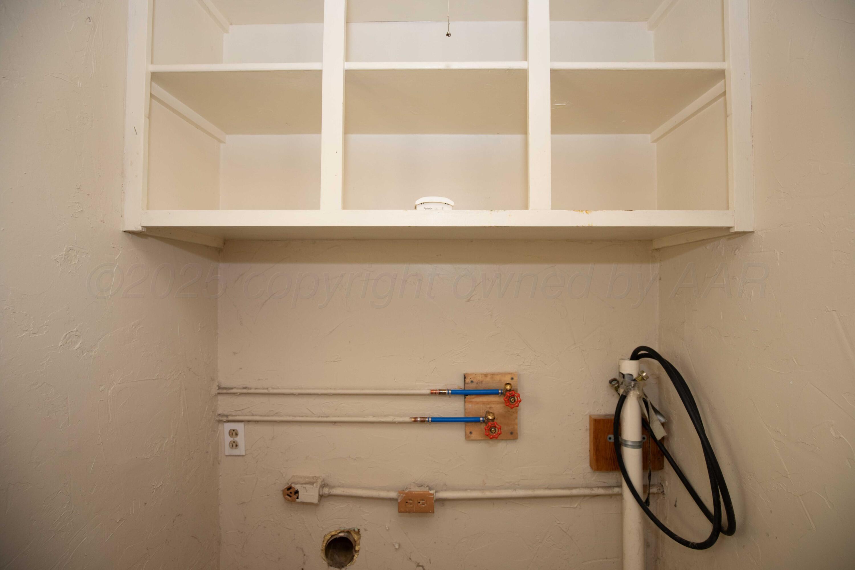 1209 S Travis Street Property Photo 36