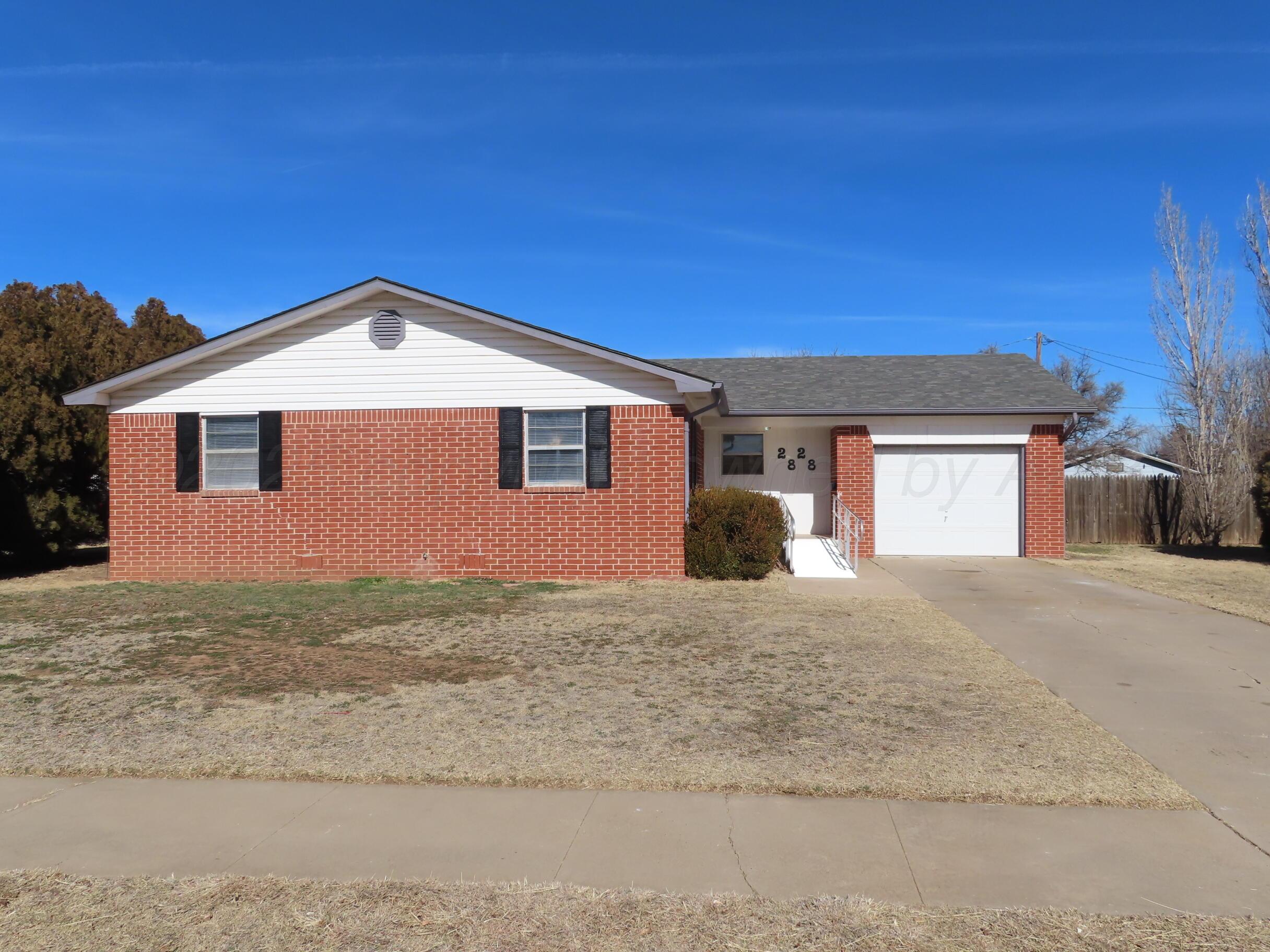 2828 Armand Street Property Photo