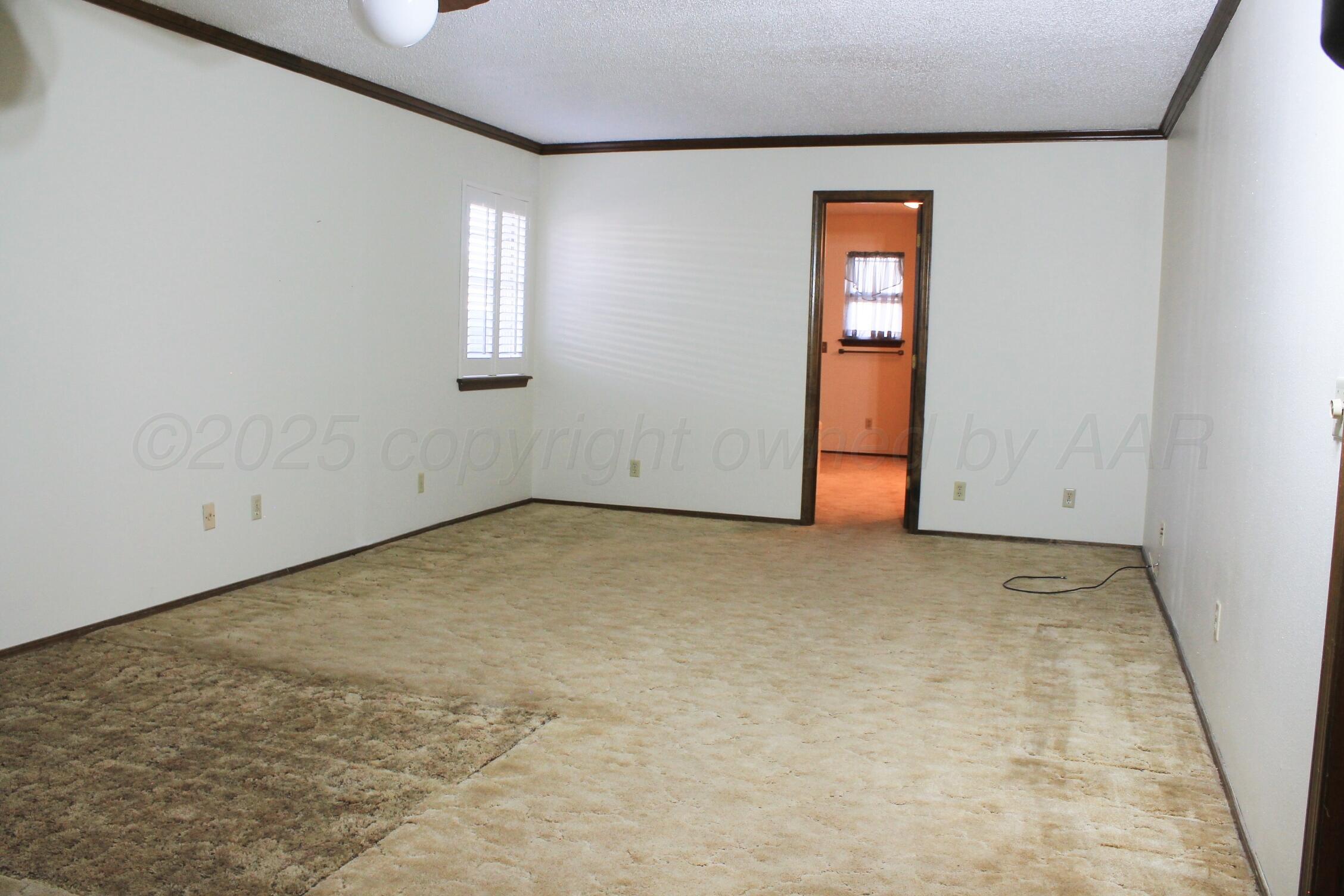 208 N Kingwood Street Property Photo 6