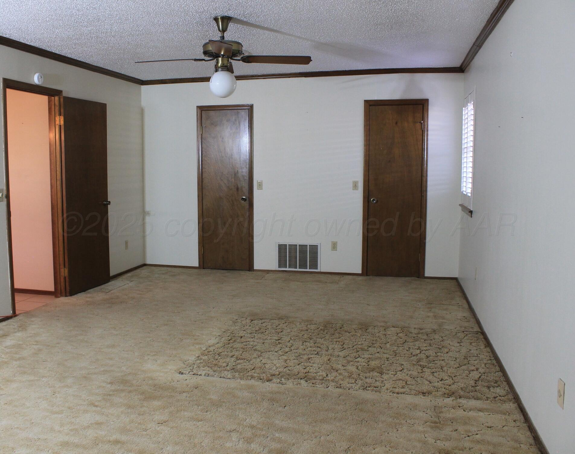 208 N Kingwood Street Property Photo 7