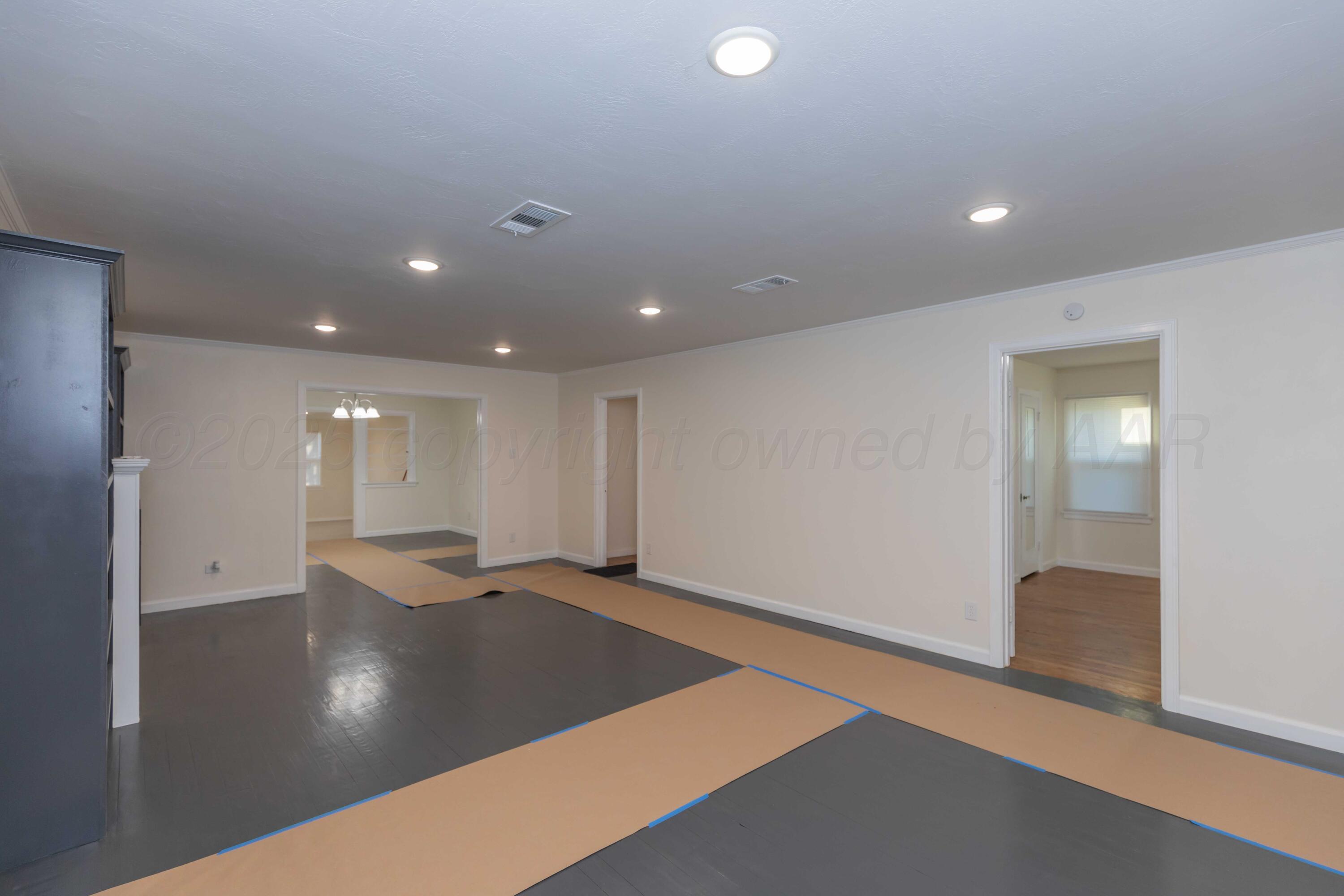 2705 S Harrison Street Property Photo 9