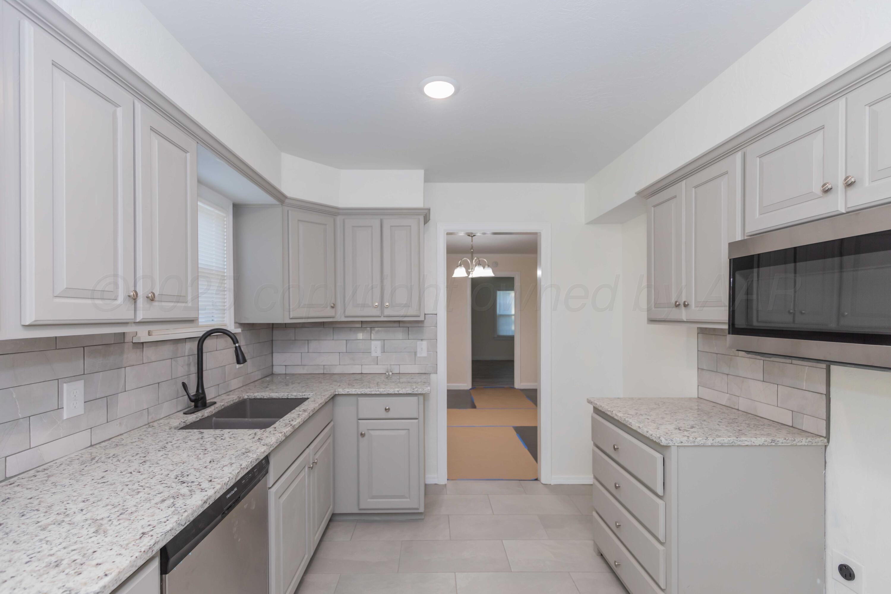 2705 S Harrison Street Property Photo 15