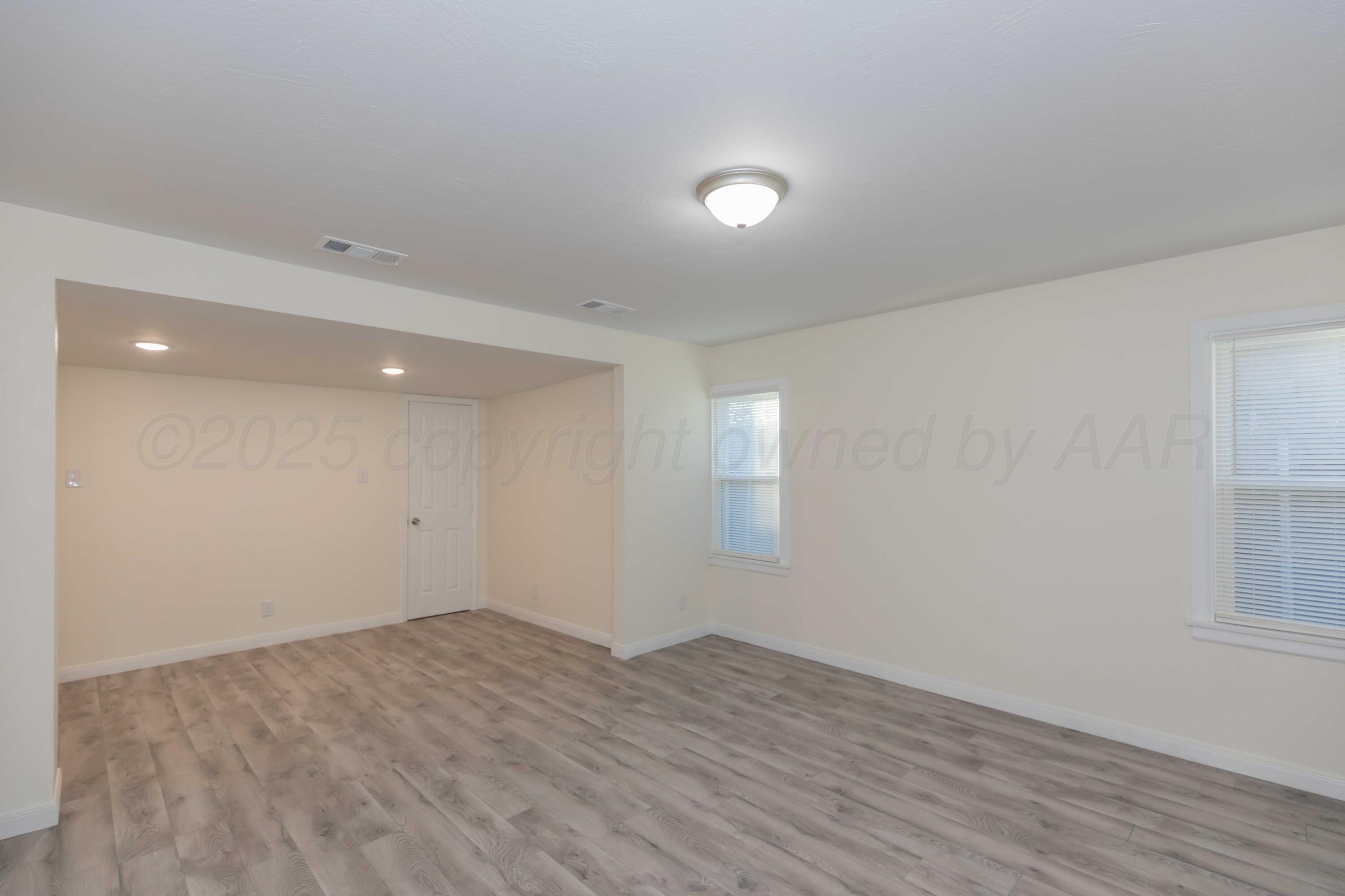 2705 S Harrison Street Property Photo 22
