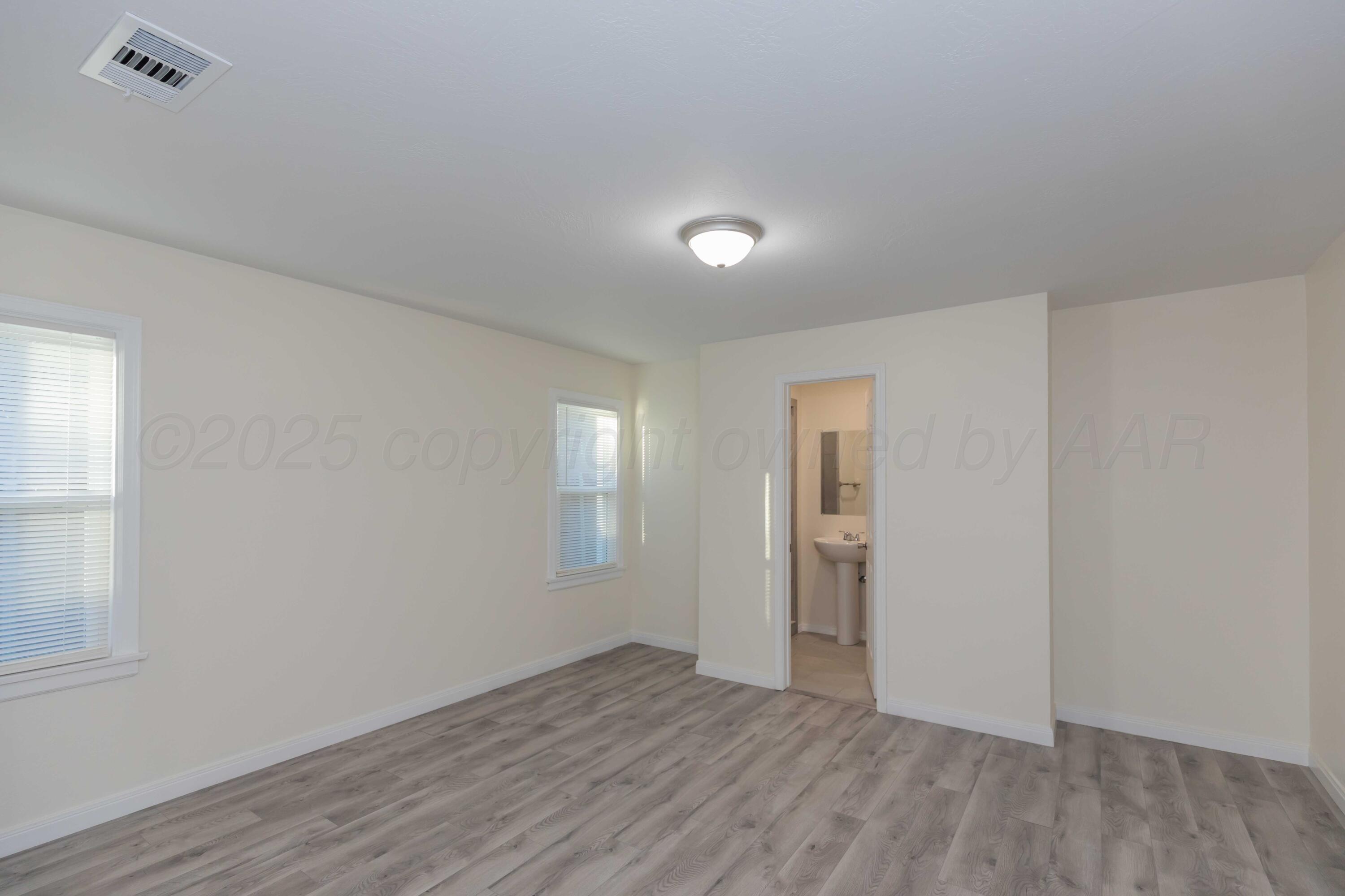 2705 S Harrison Street Property Photo 24