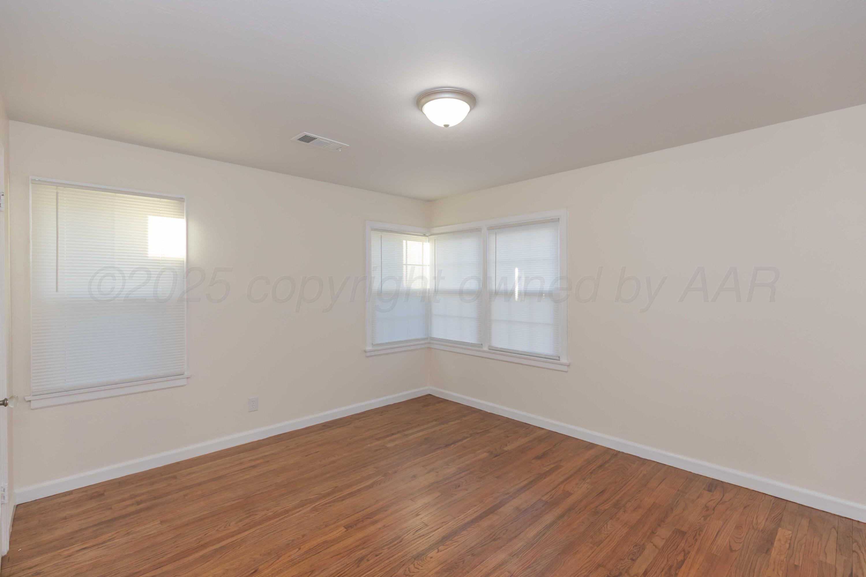 2705 S Harrison Street Property Photo 30