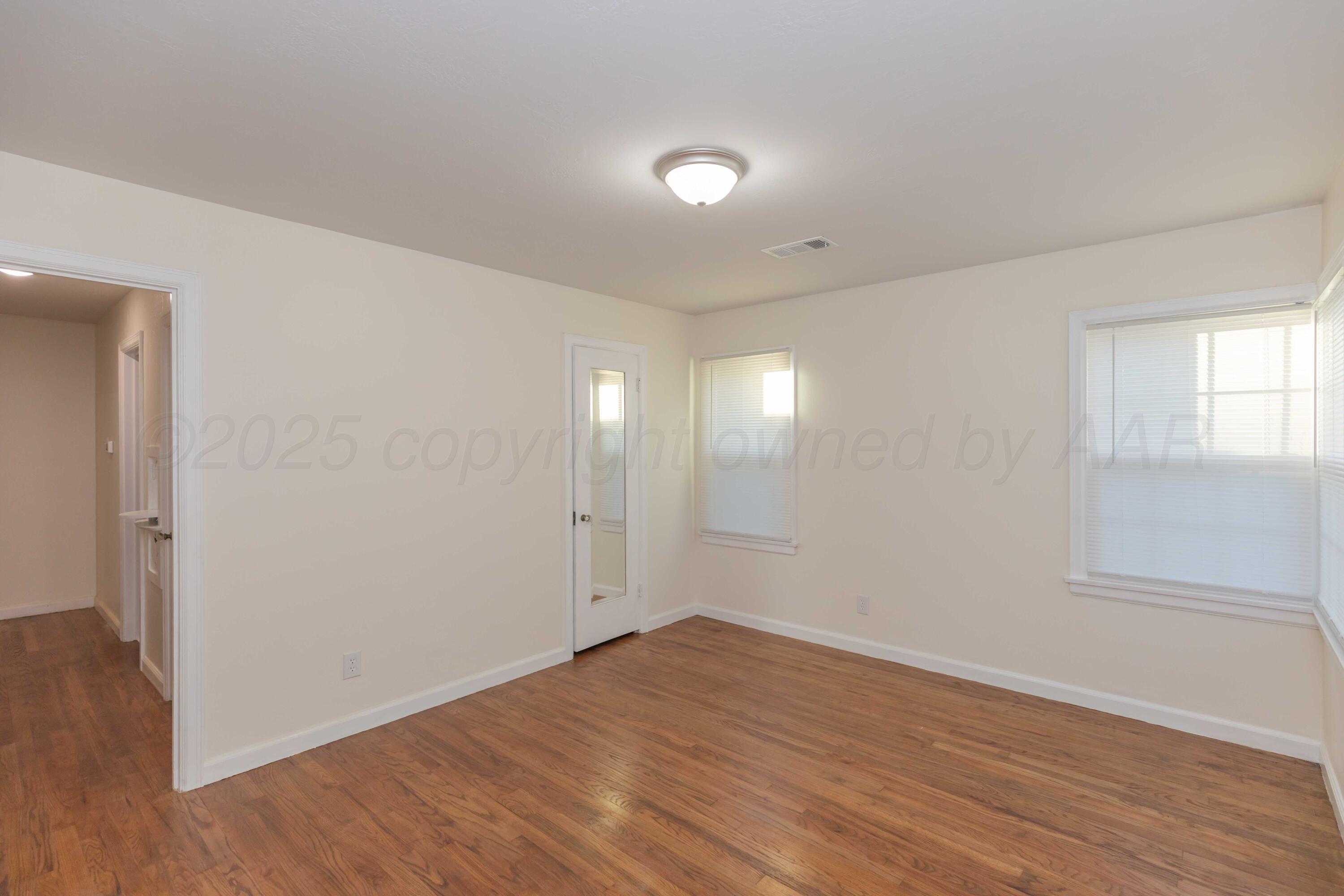2705 S Harrison Street Property Photo 31