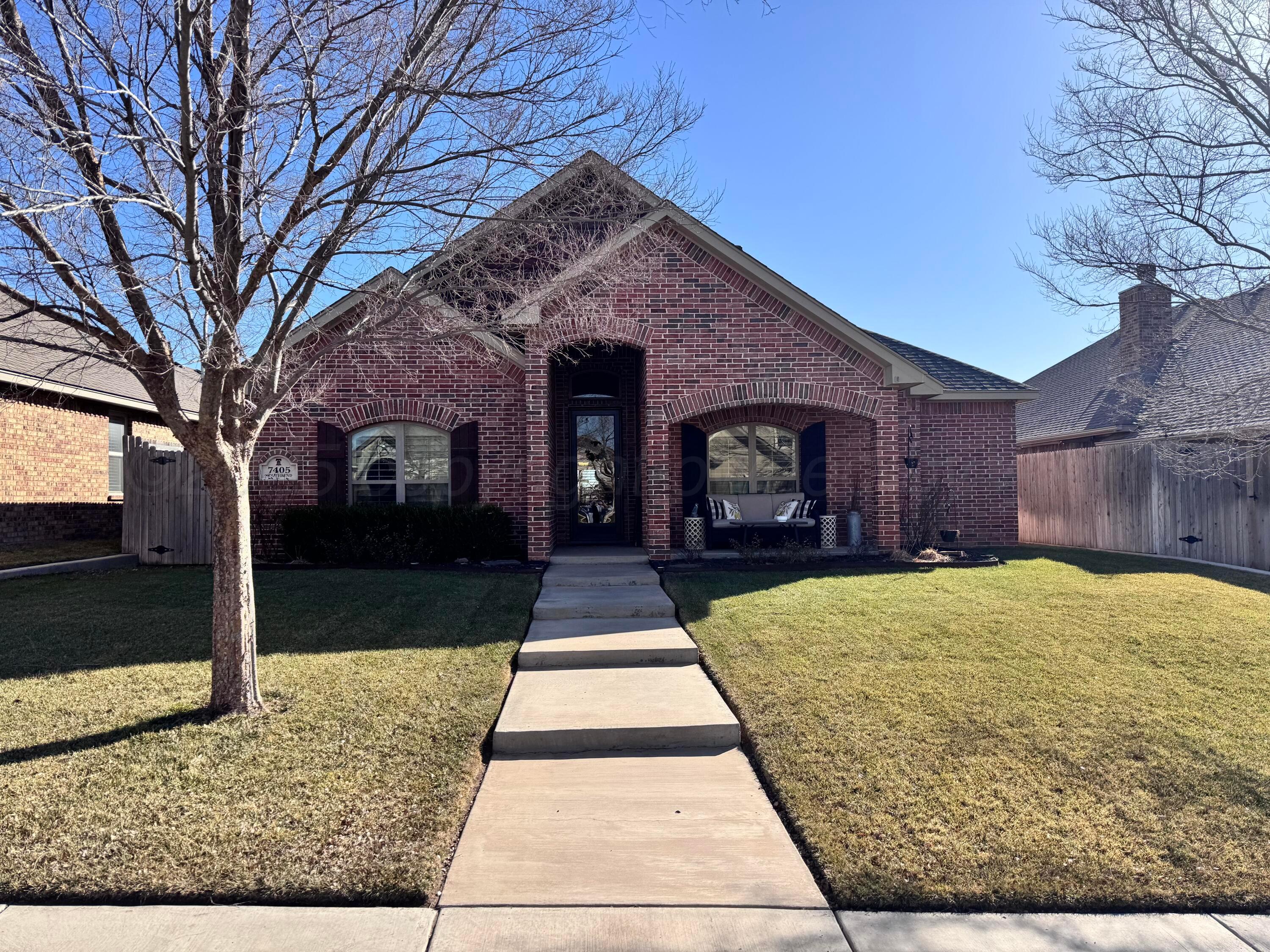 7405 Southbend Drive Property Photo 1
