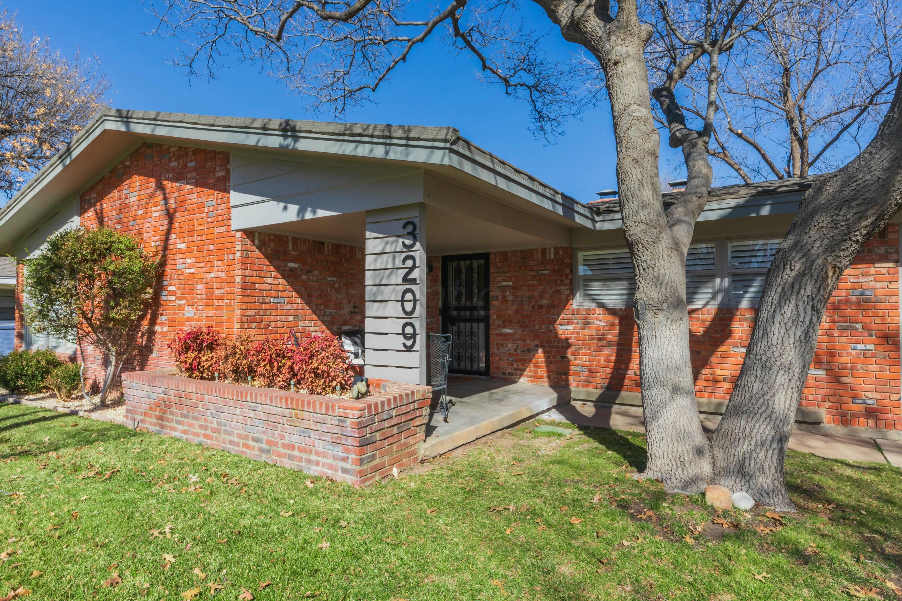 3209 S Rusk Street Property Photo 4