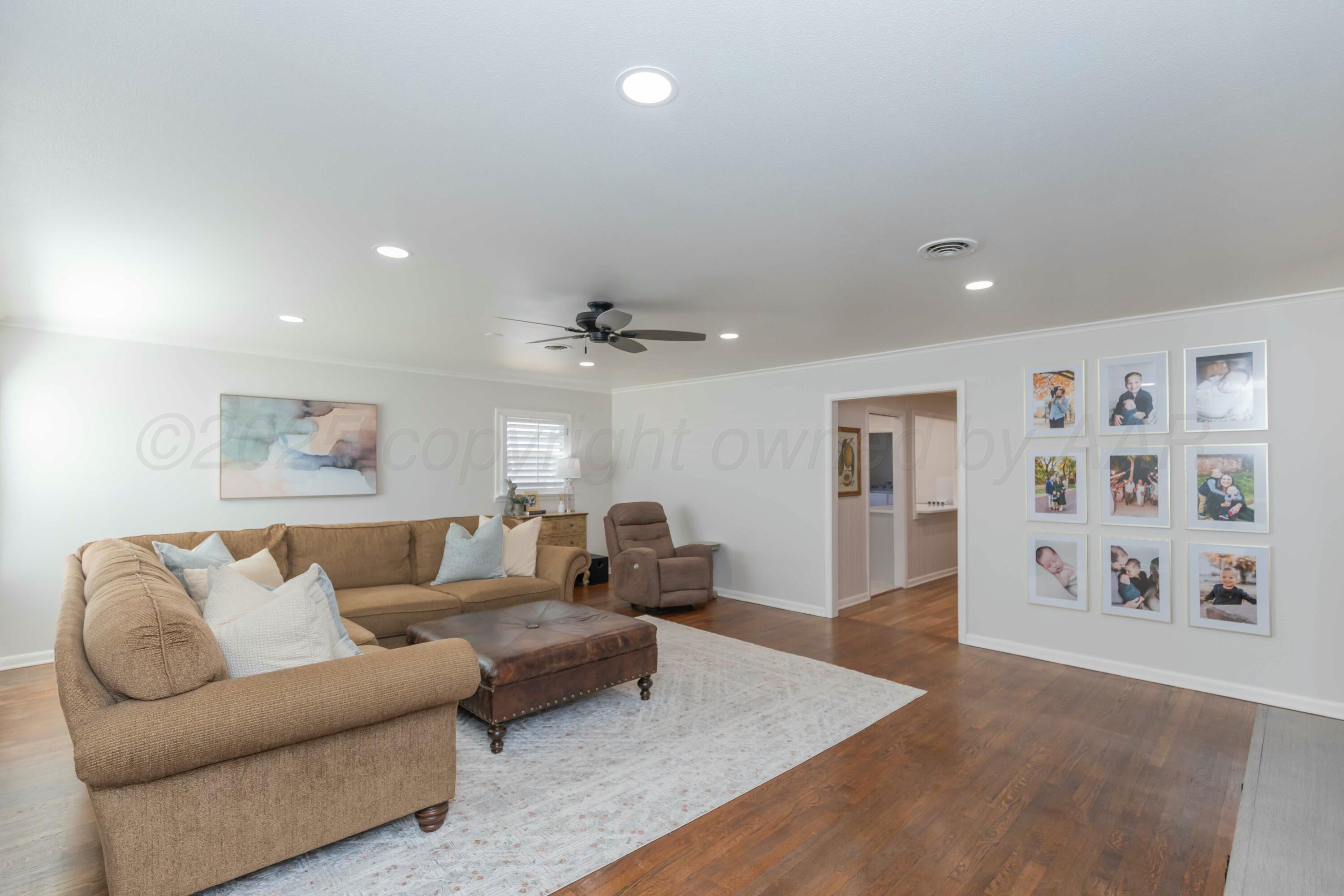 3209 S Rusk Street Property Photo 10