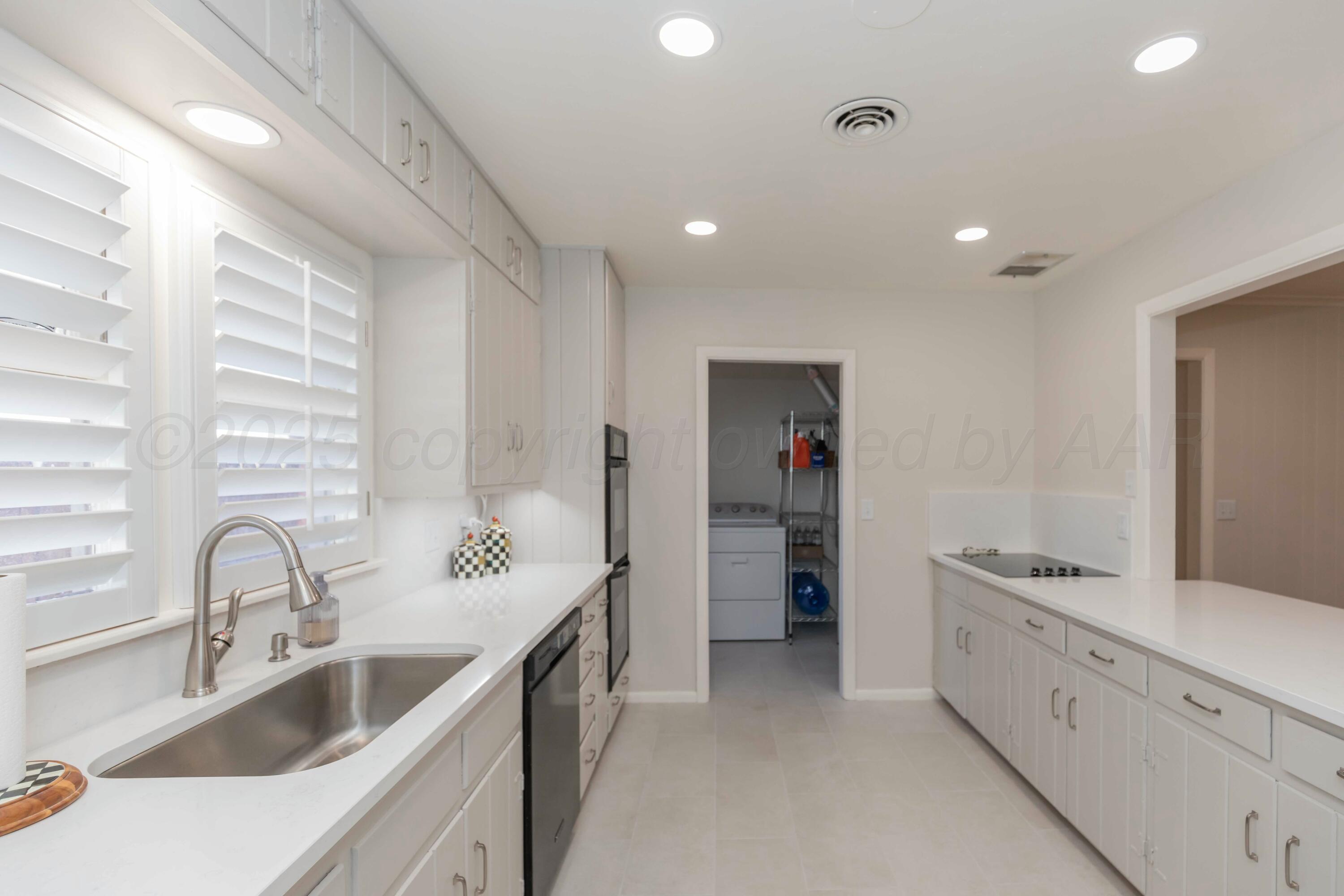 3209 S Rusk Street Property Photo 16
