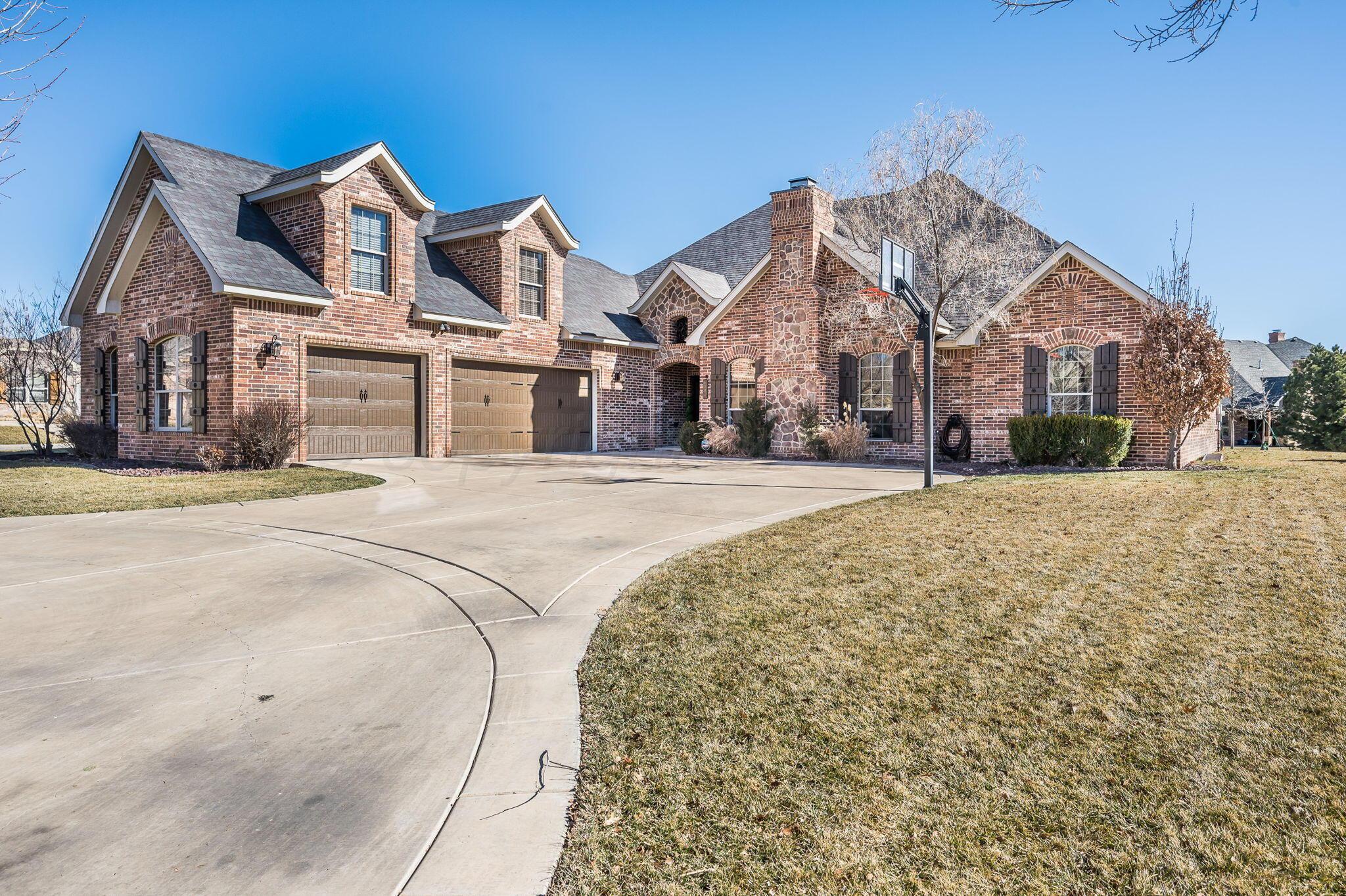 6301 Parkwood Place Property Photo 4