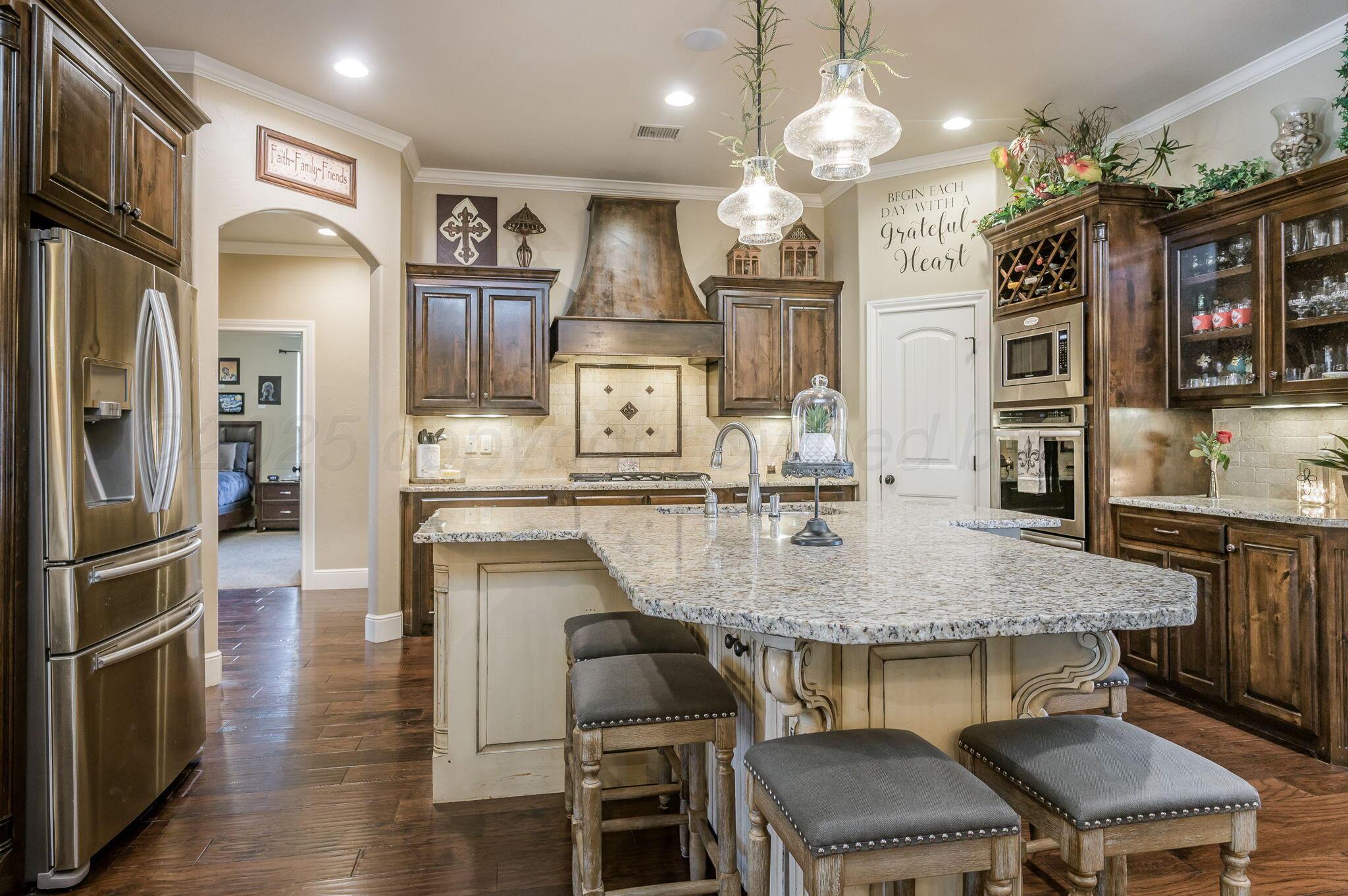 6301 Parkwood Place Property Photo 10