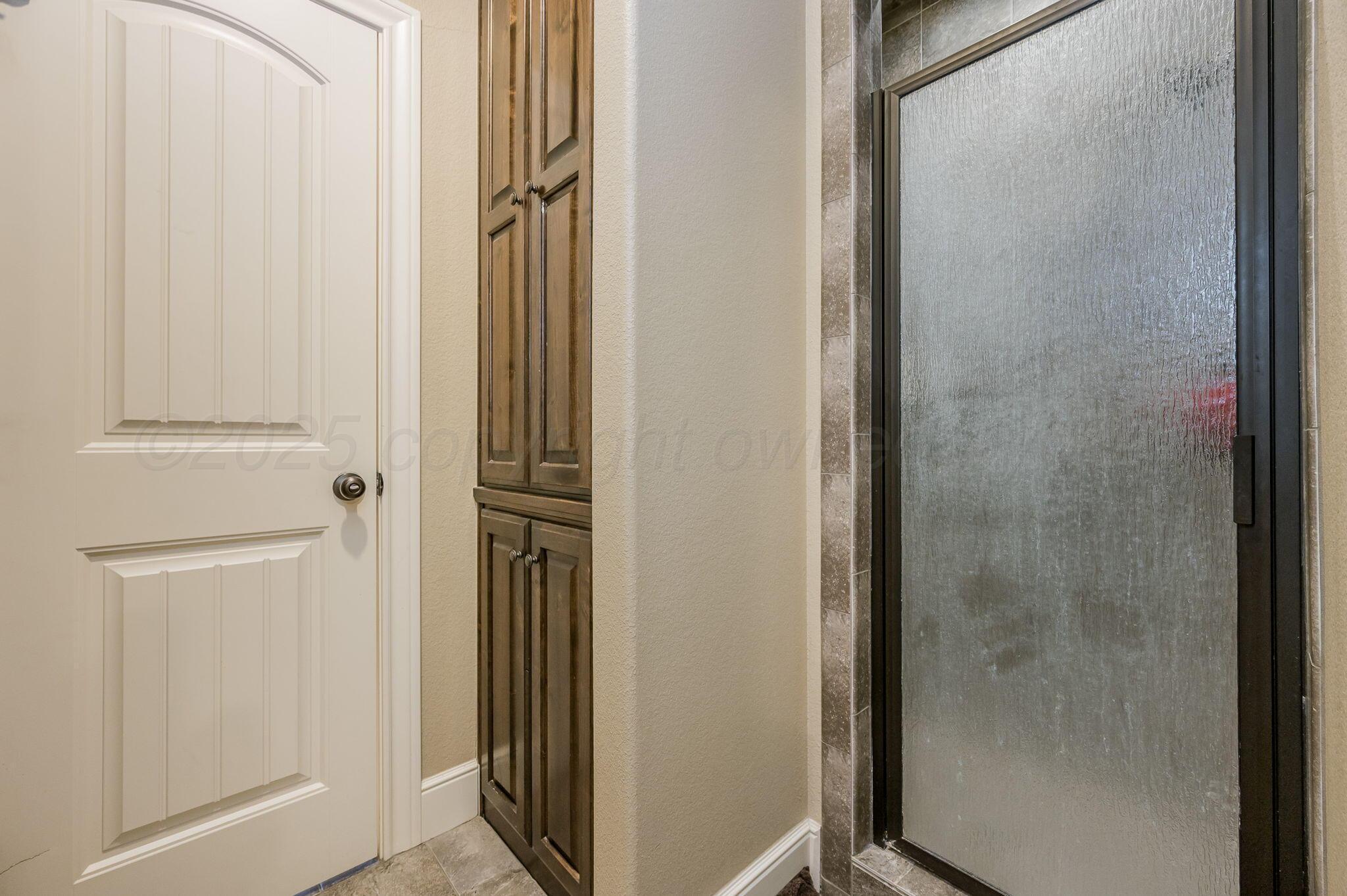 6301 Parkwood Place Property Photo 21