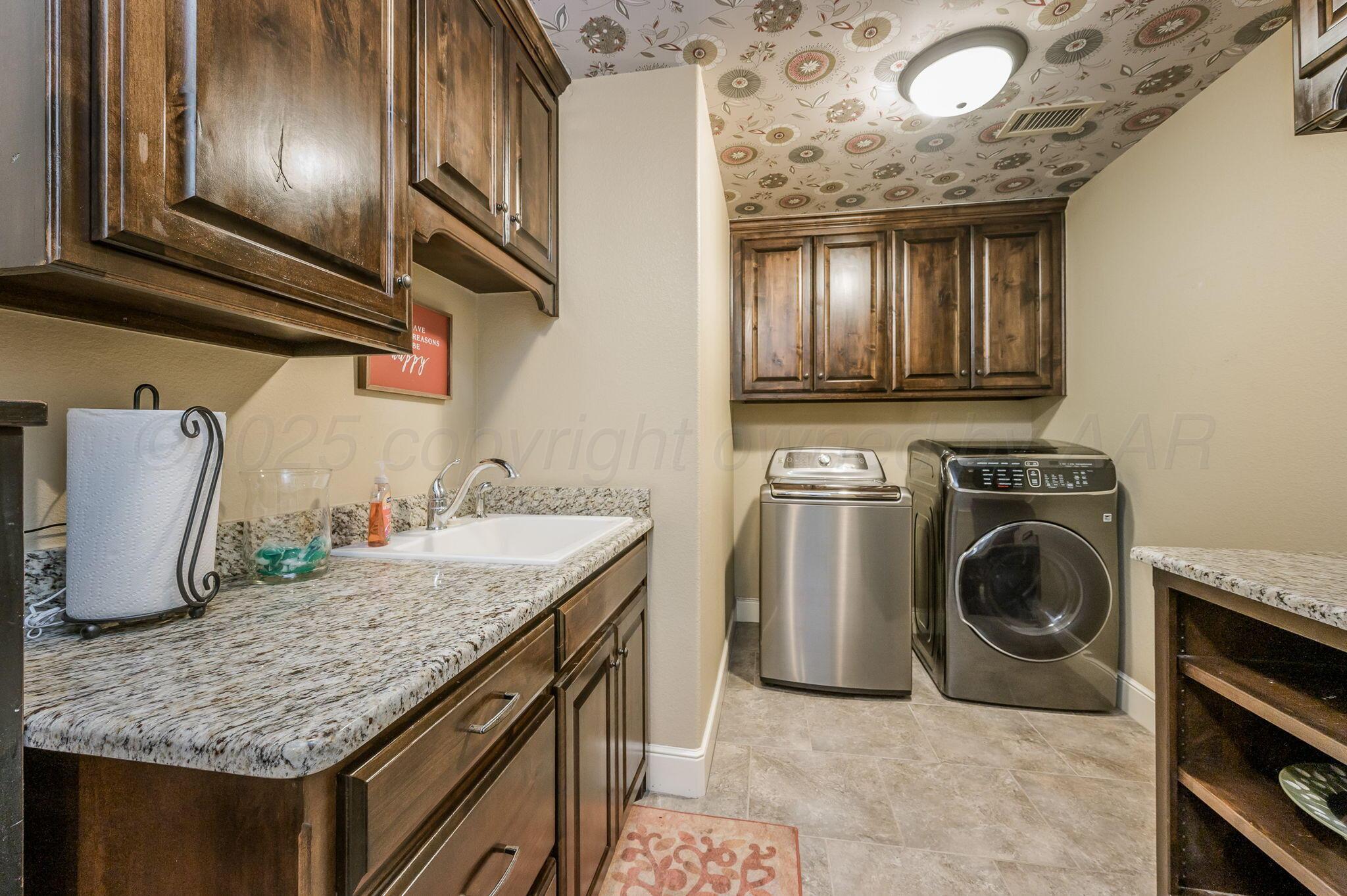 6301 Parkwood Place Property Photo 31