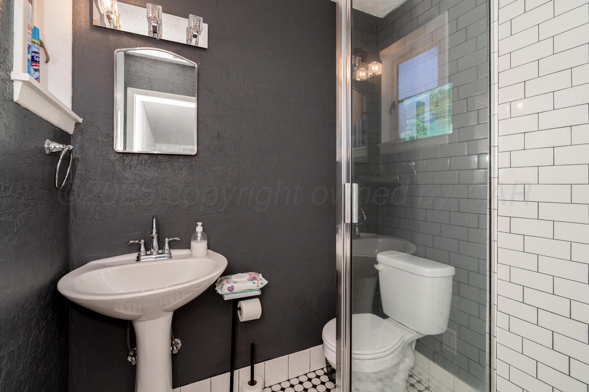 2404 S Ong Street Property Photo 31