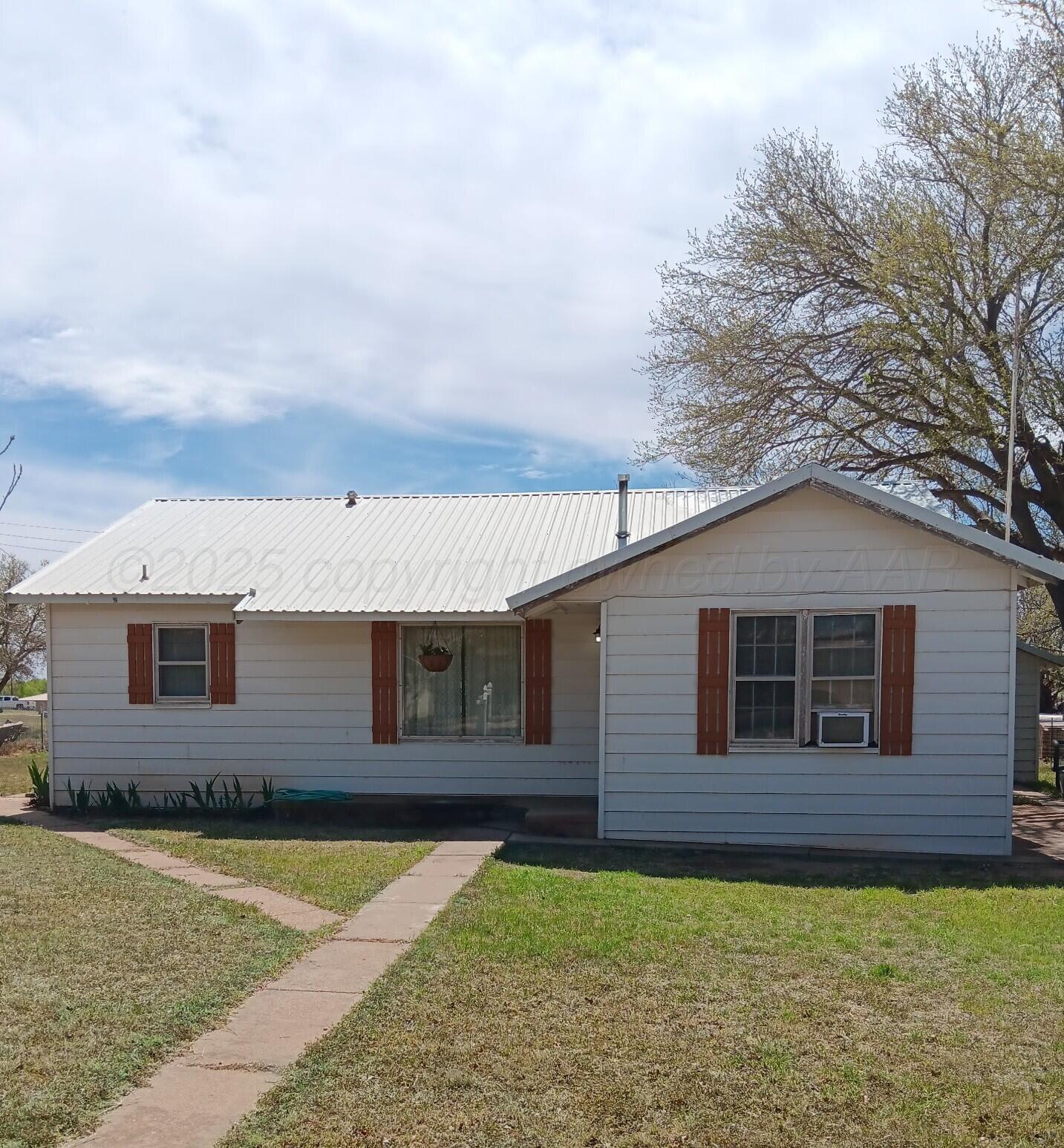 327 Main Street Property Photo