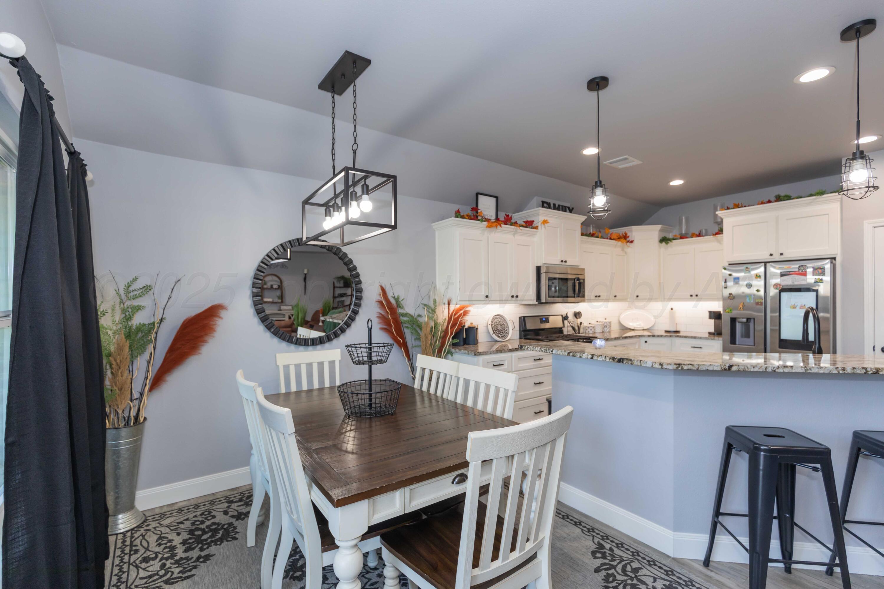 2804 Knoll Drive Property Photo 10