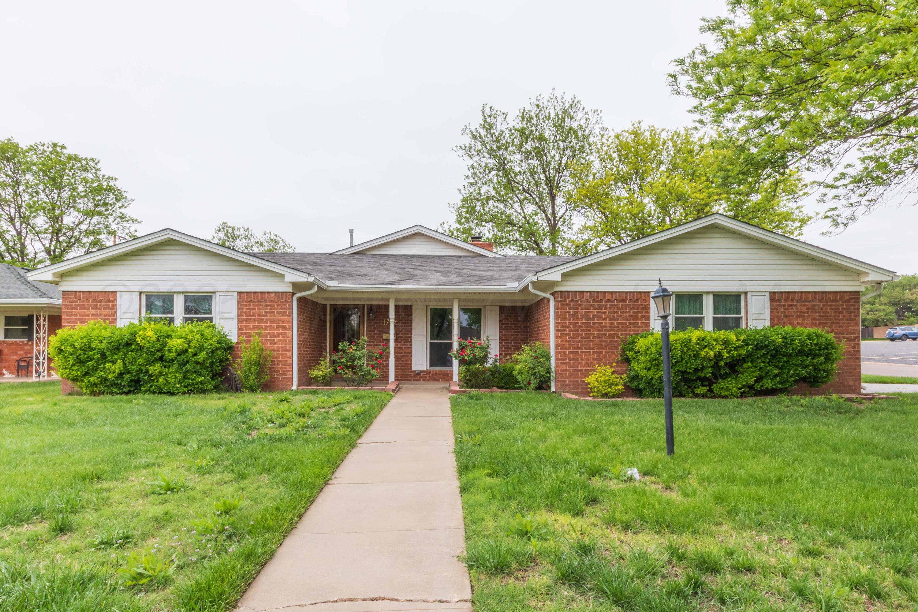 1707 HILLCREST Drive Property Photo 1