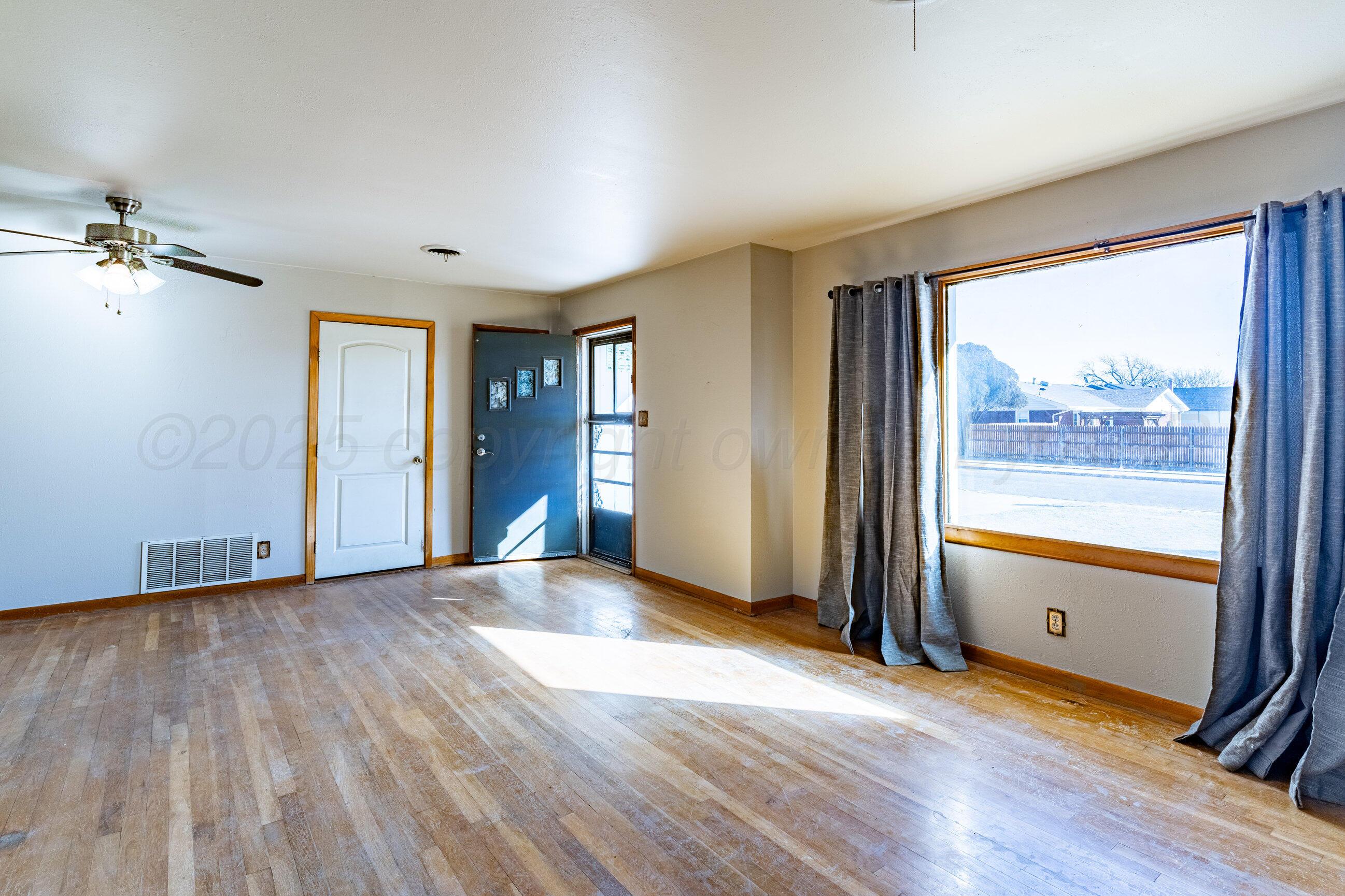 1536 Wells Street Property Photo 4
