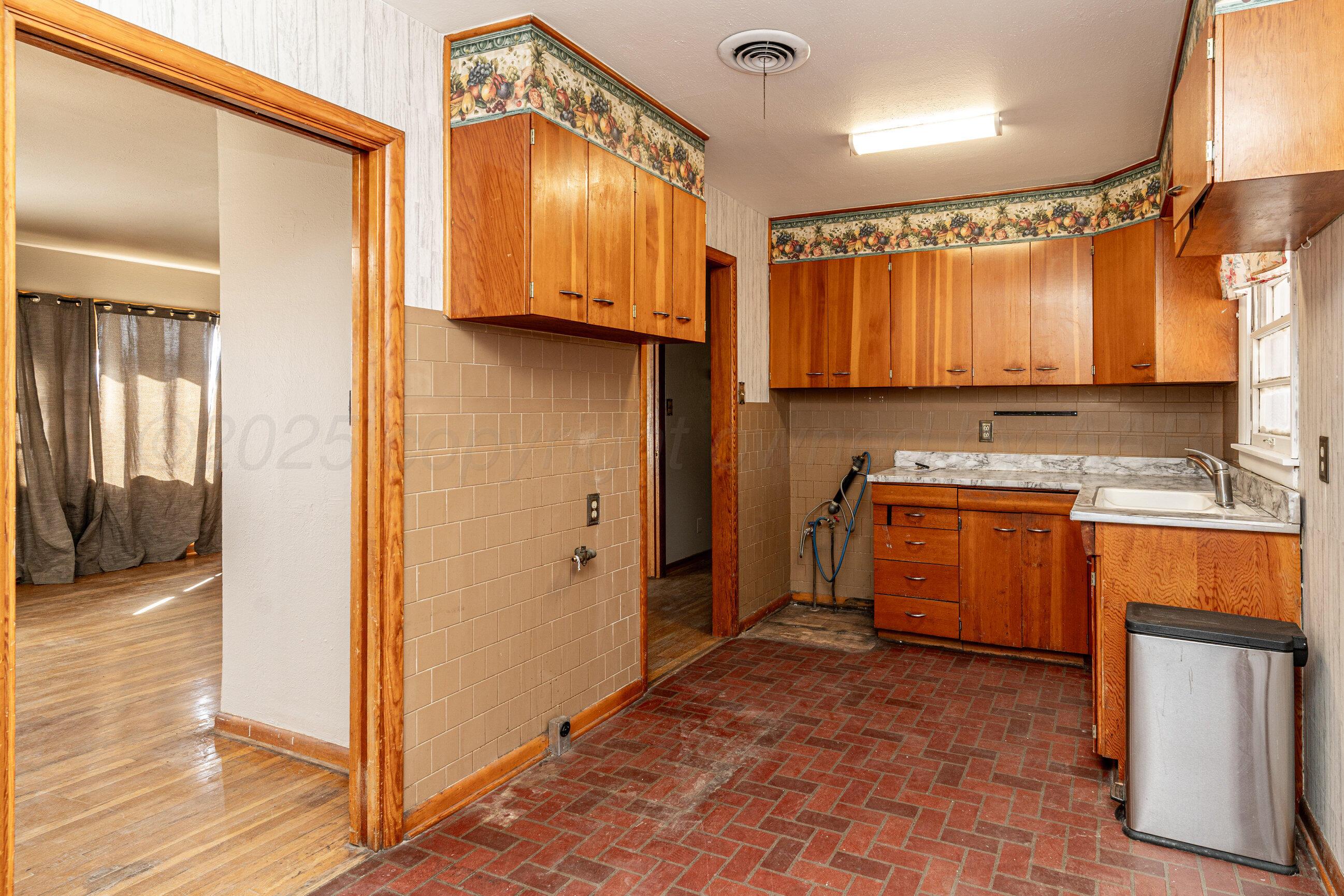 1536 Wells Street Property Photo 8