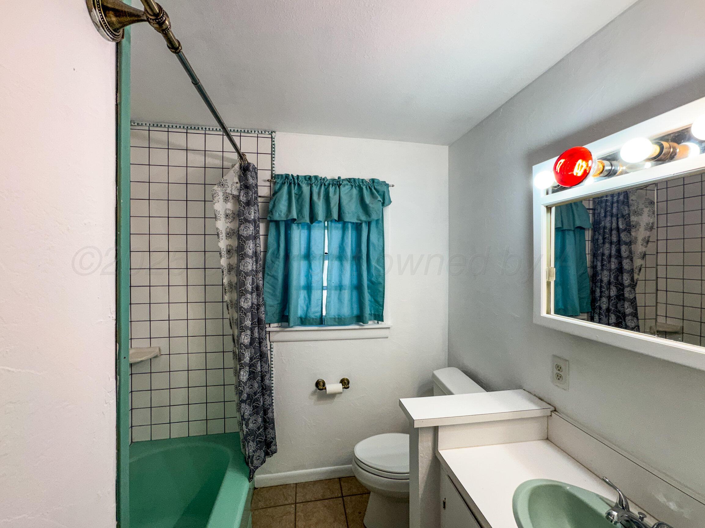 1536 Wells Street Property Photo 12