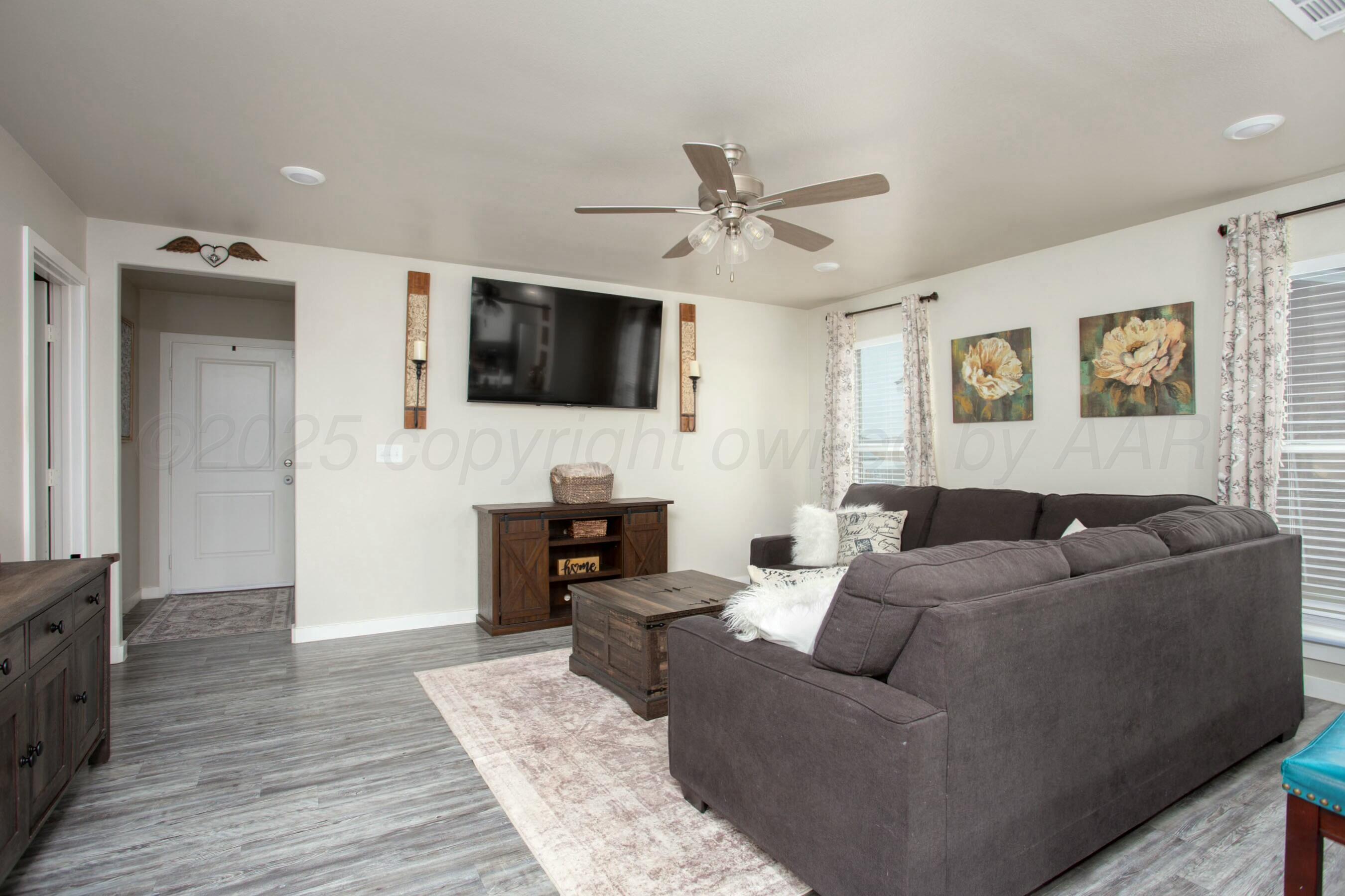 5008 Locker Street Property Photo 5