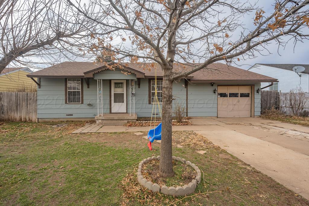909 Dahlia Street Property Photo