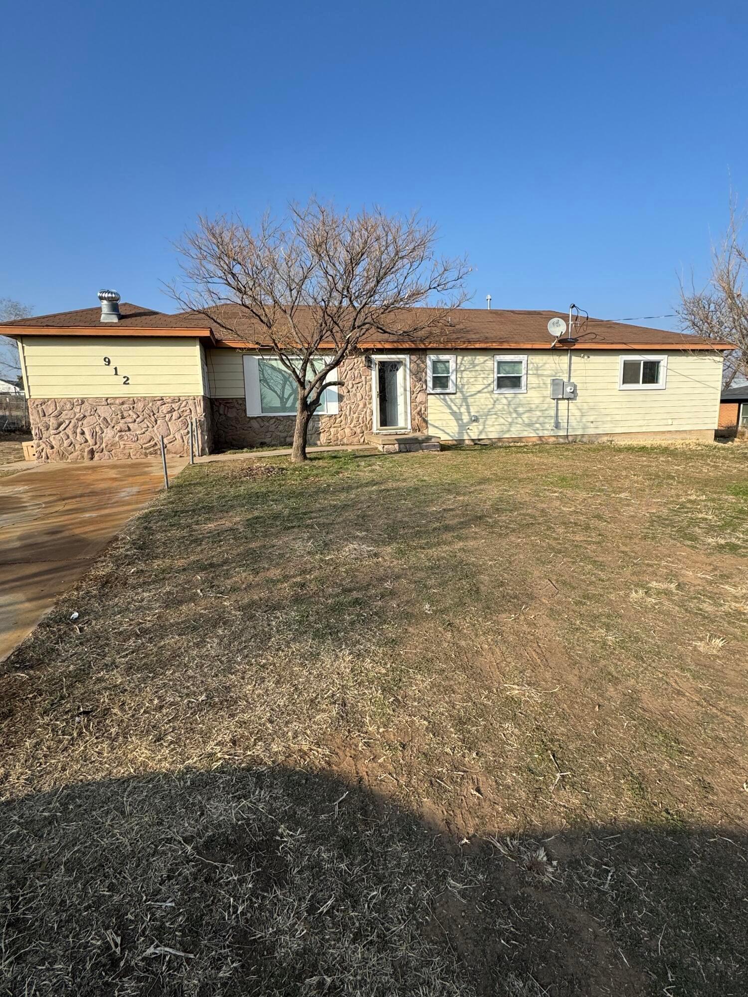 912 W Bonita Avenue Property Photo