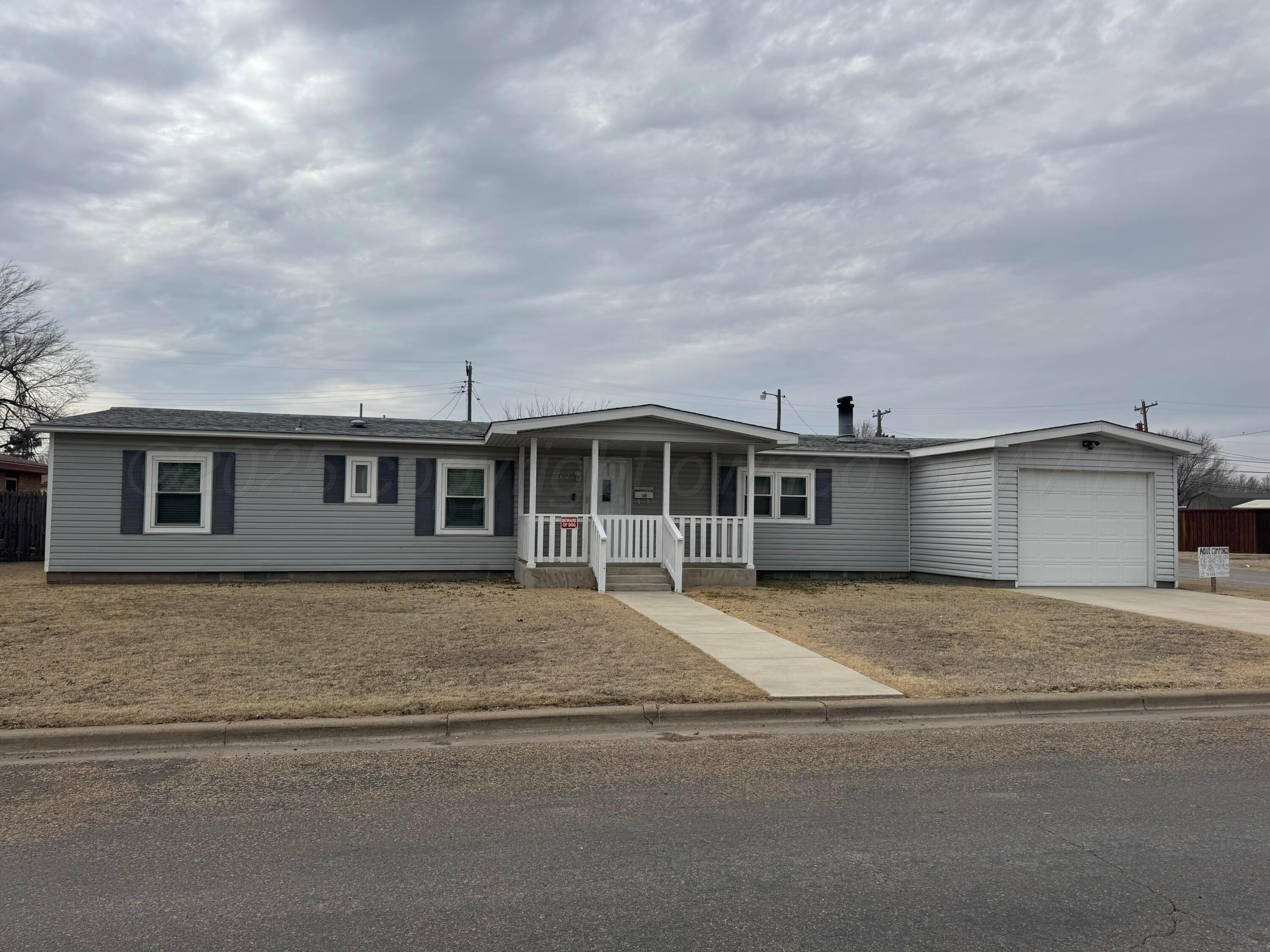 1702 S Baylor Street Property Photo