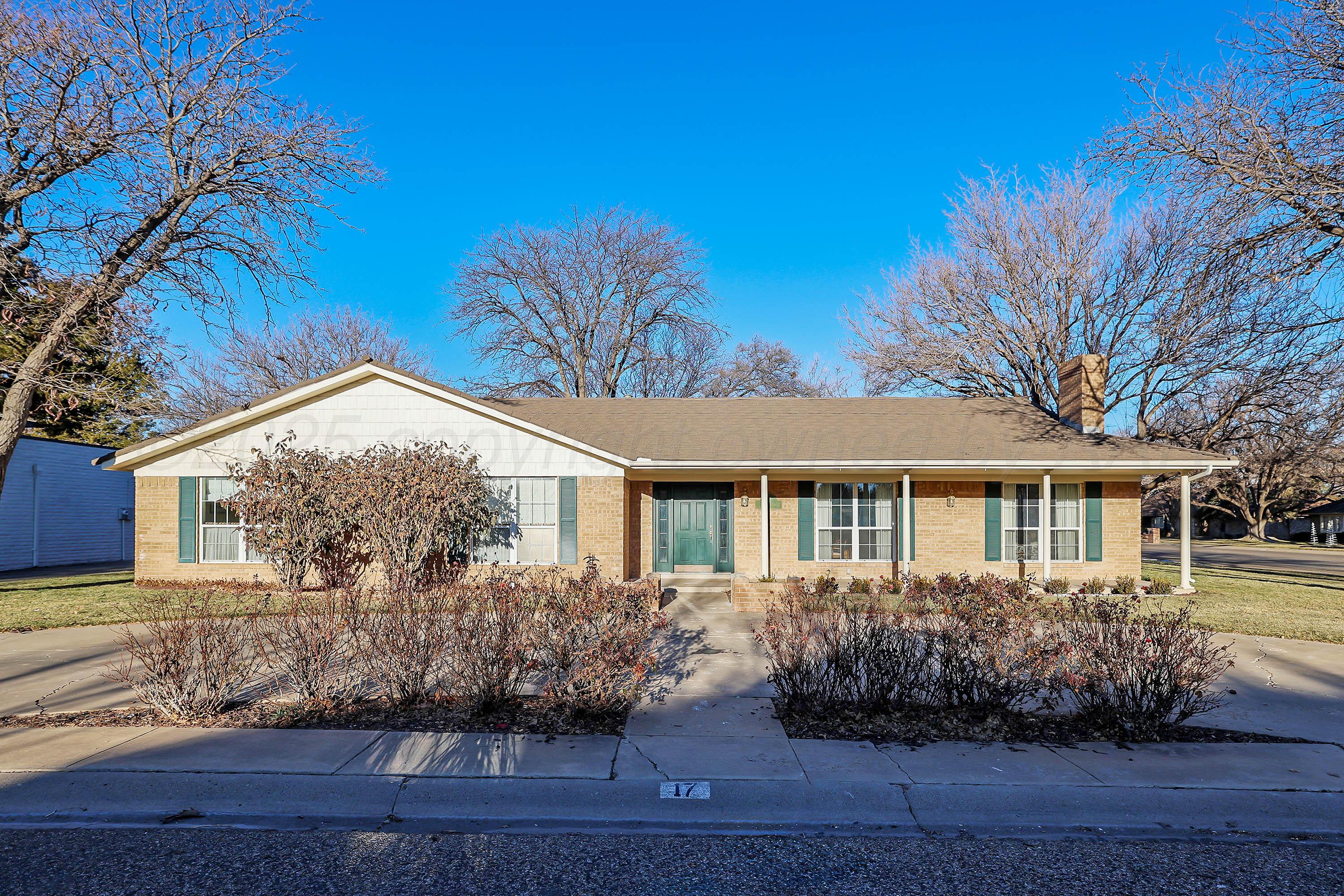 17 Country Club Drive Property Photo