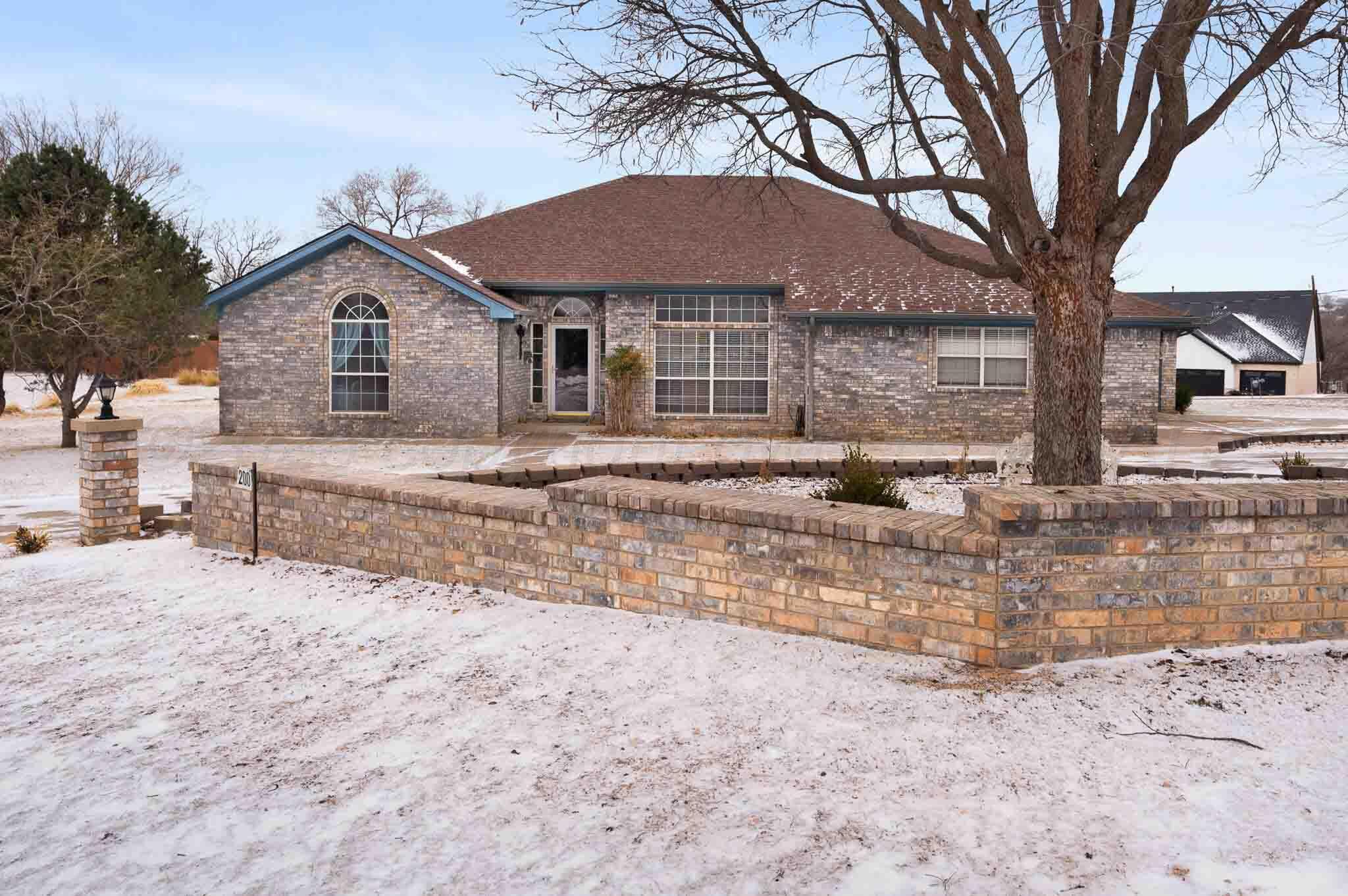 200 Tanglewood Drive Property Photo