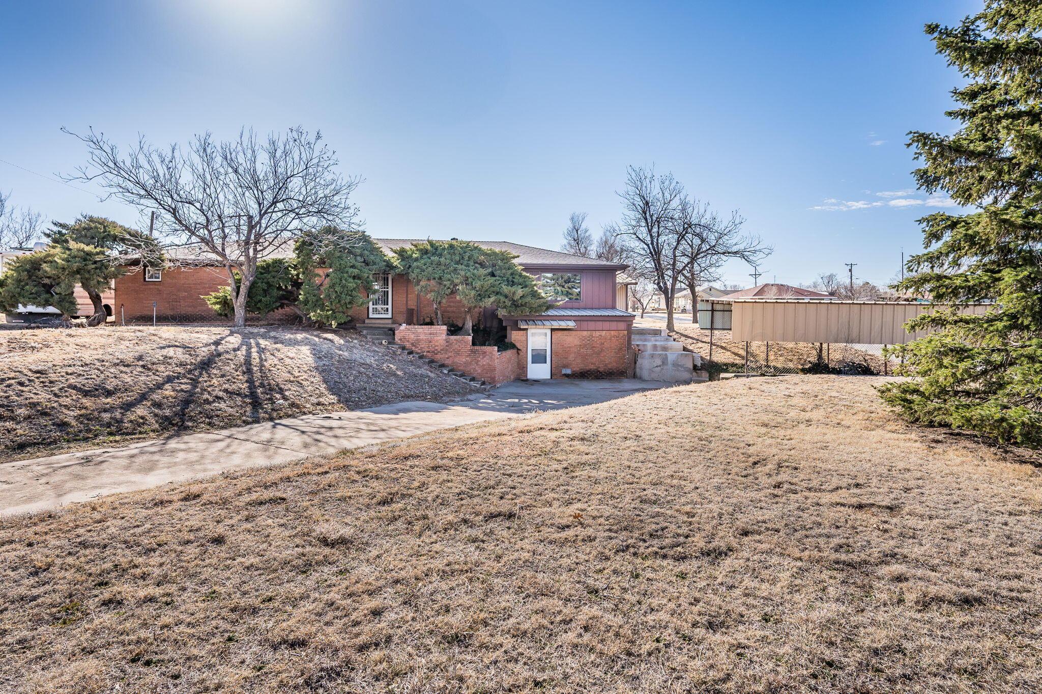 1200 E Harvester Avenue Property Photo