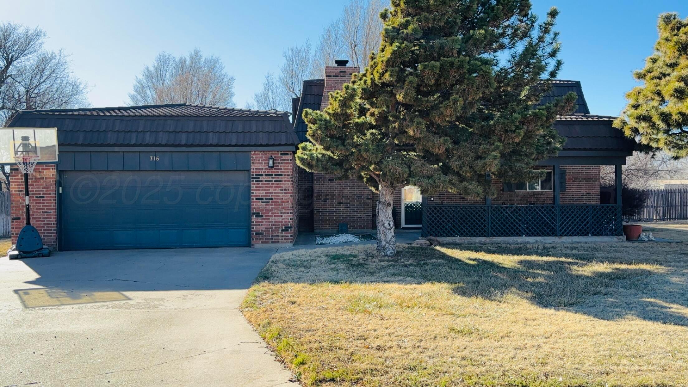 716 S Dressen Street Property Photo