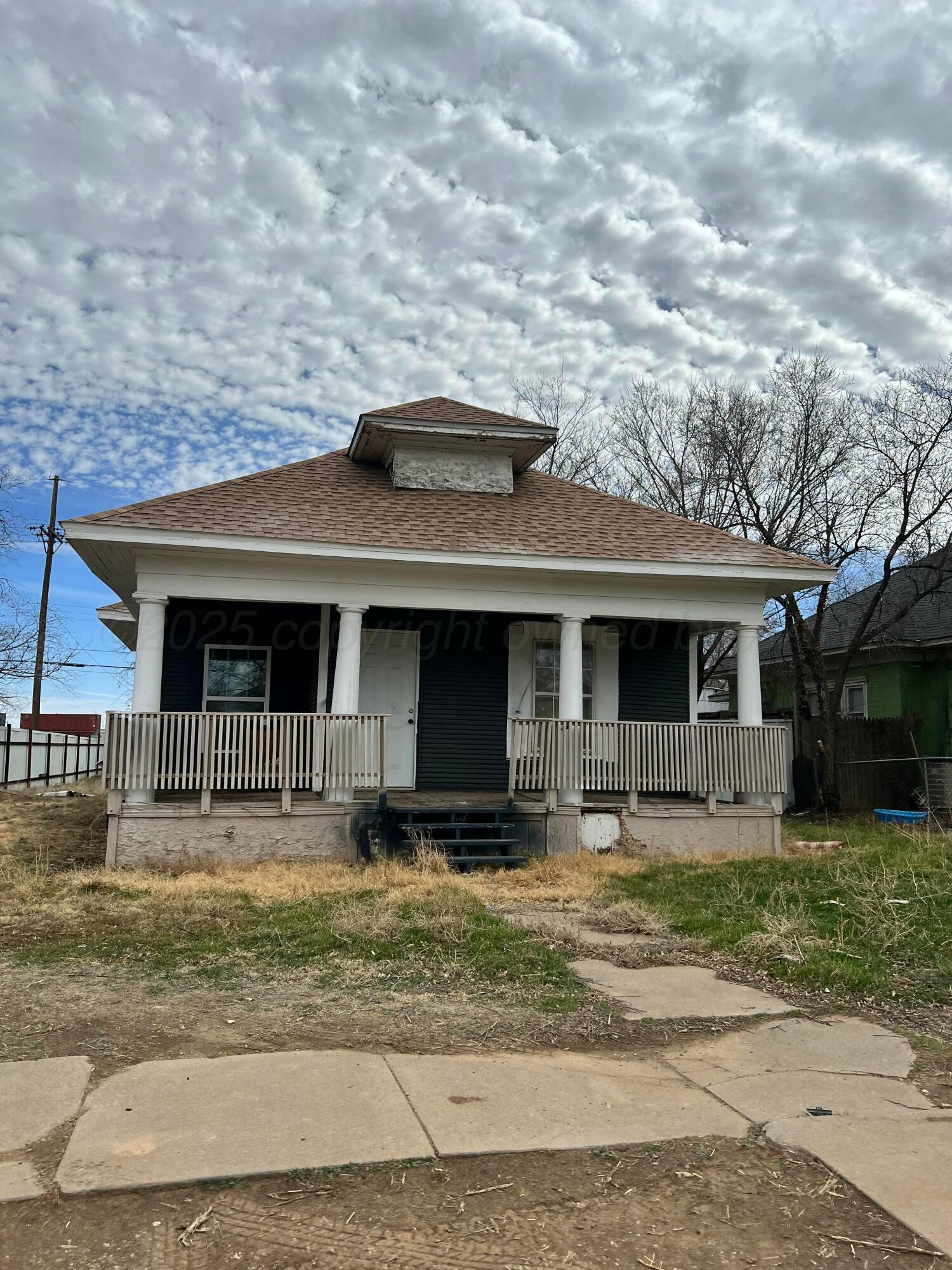 1701 S Lincoln Street Property Photo 1