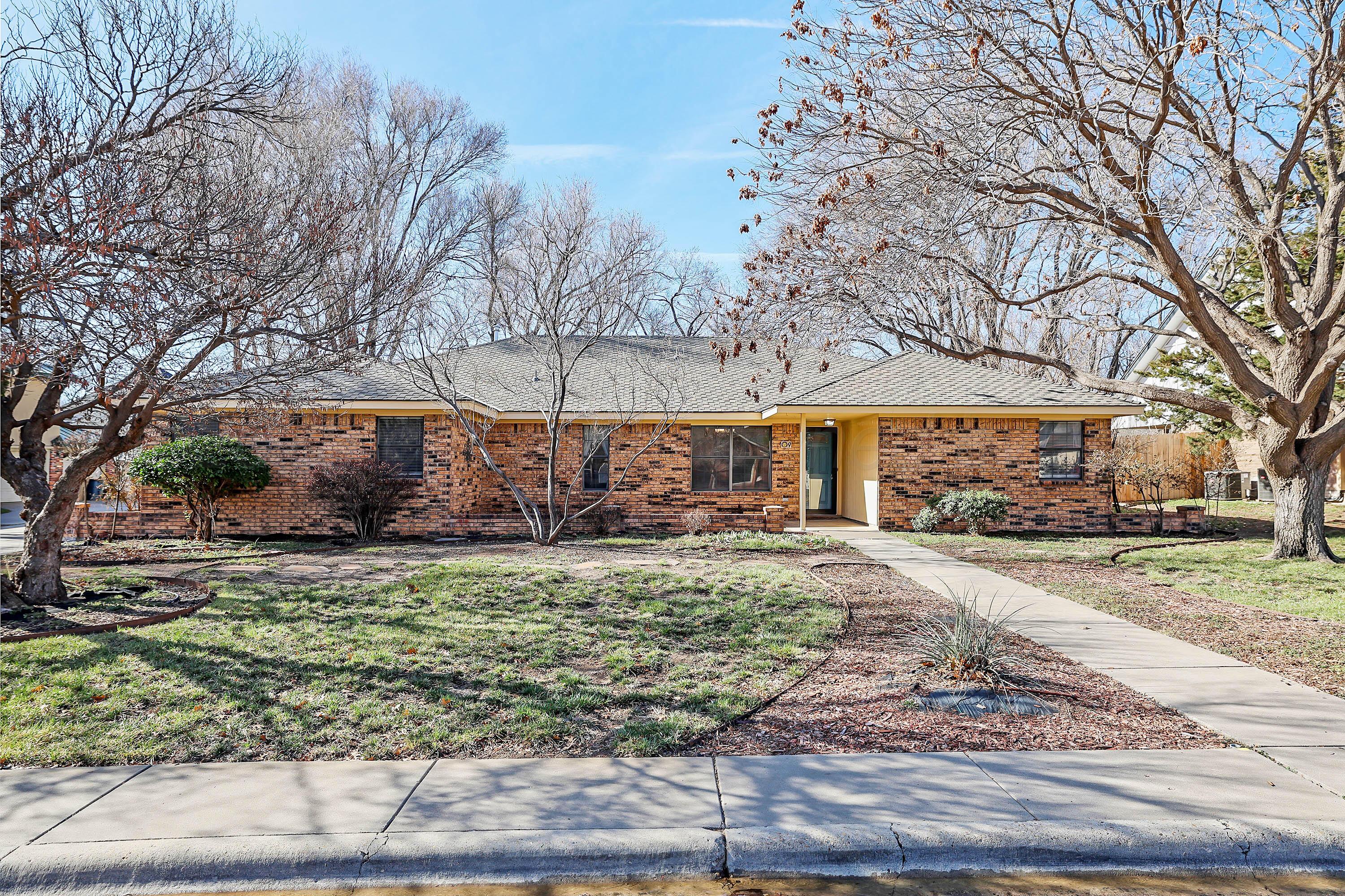 9 Eagle Pass Property Photo