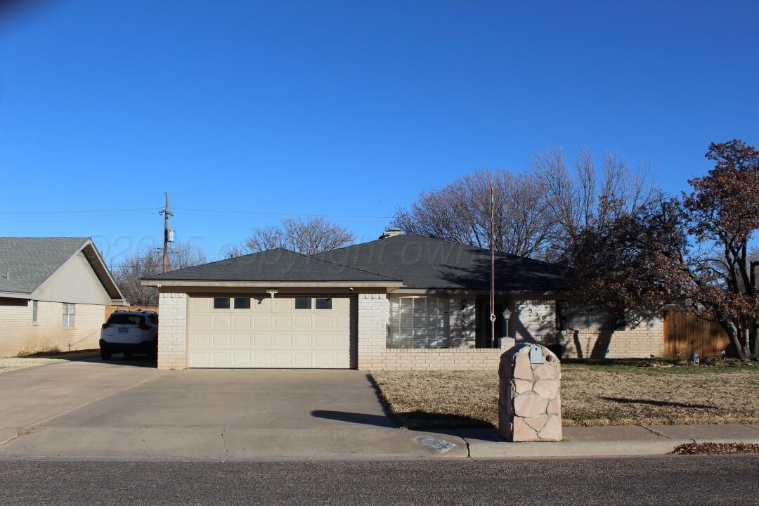 320 N Douglas Property Photo