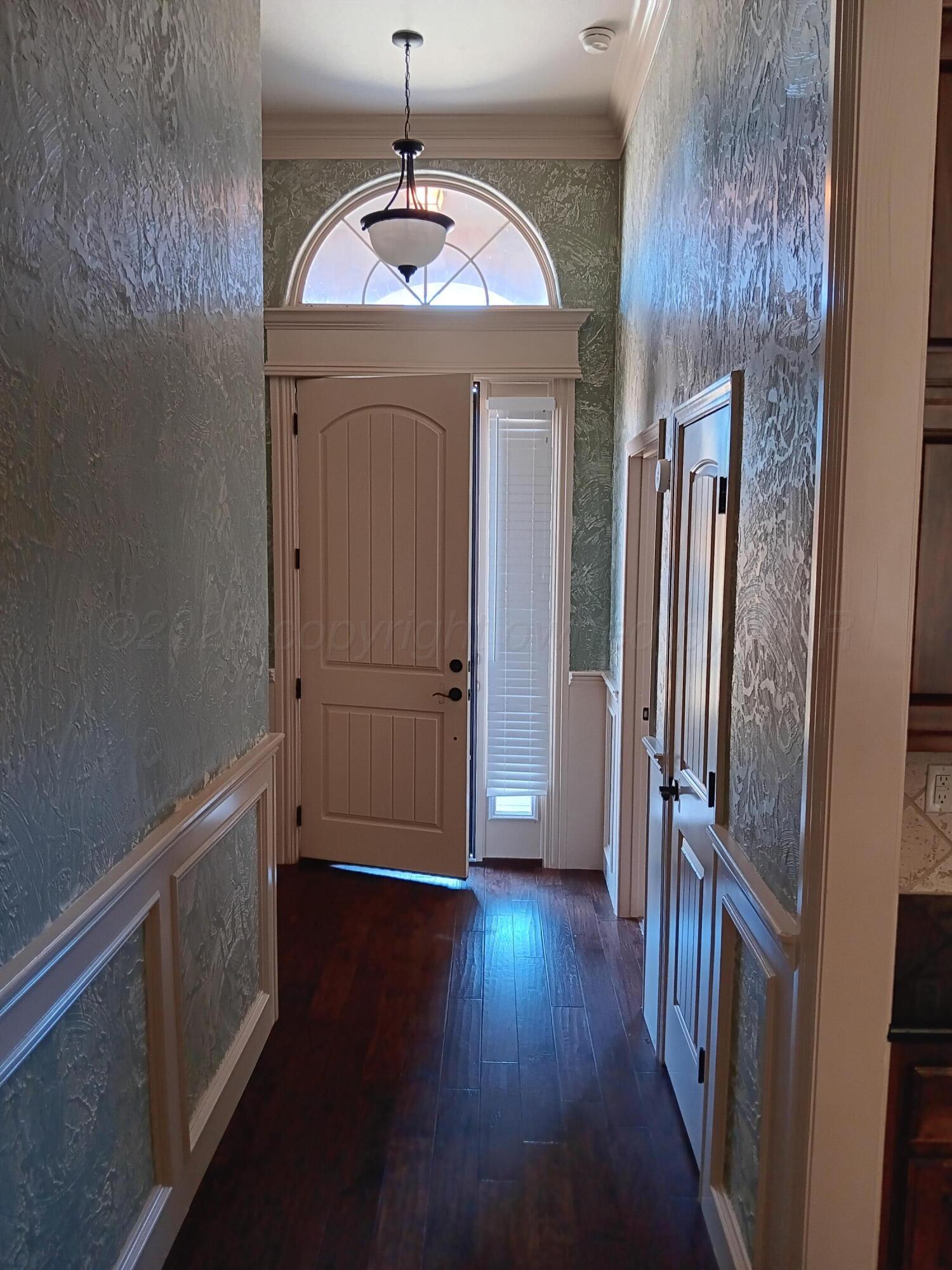 8025 Oxford Drive Property Photo