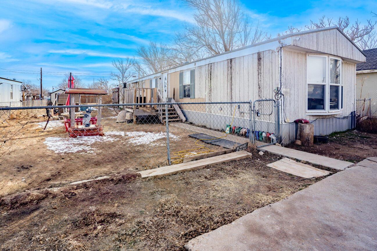 910 S Sampson Street Property Photo