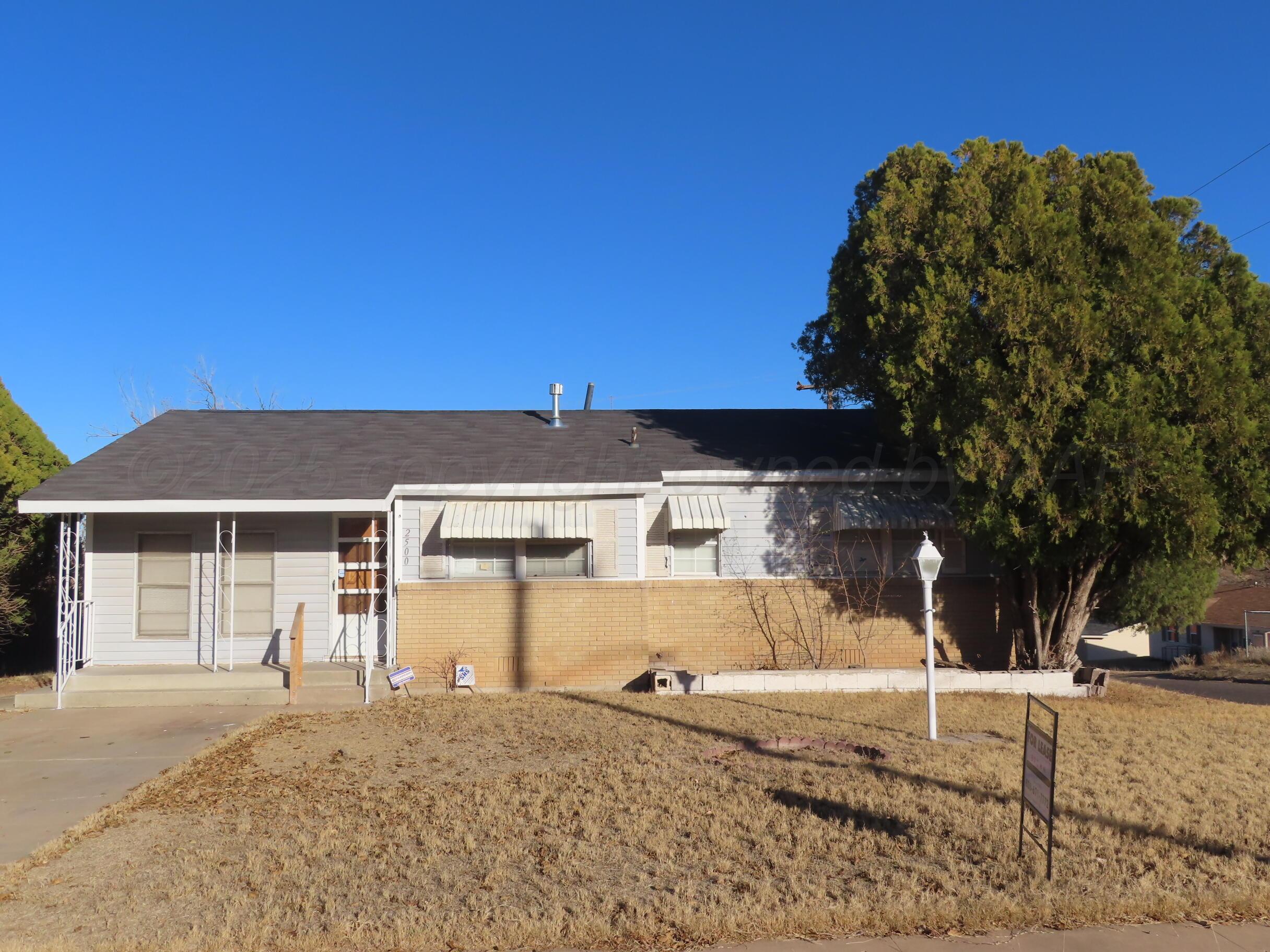 2500 Chestnut Street Property Photo