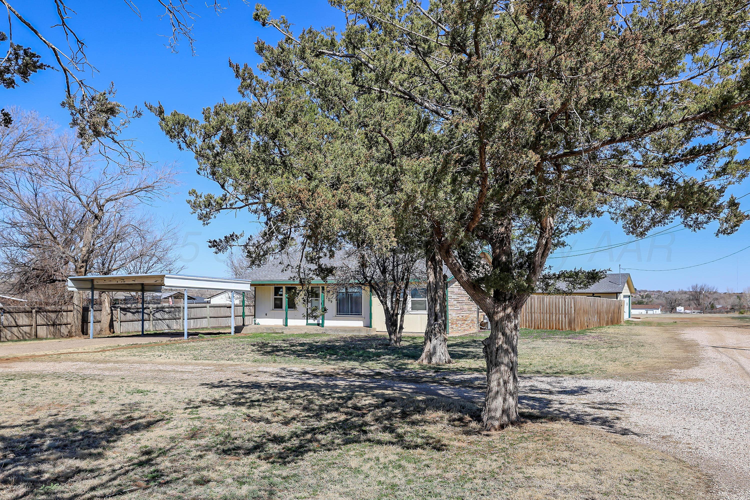 709 E Saint Francis Property Photo