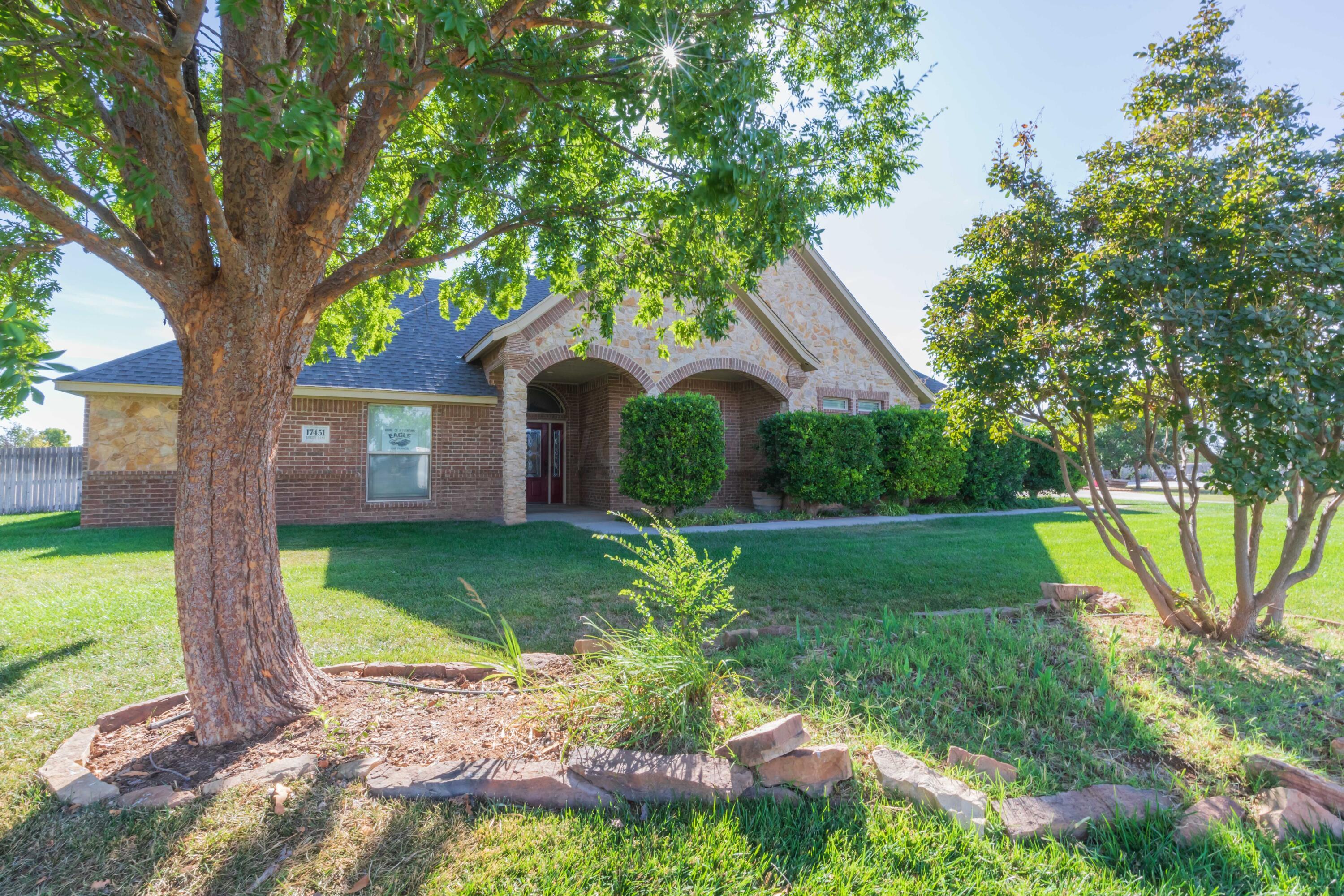 17451 Bobbye Lane Property Photo 1