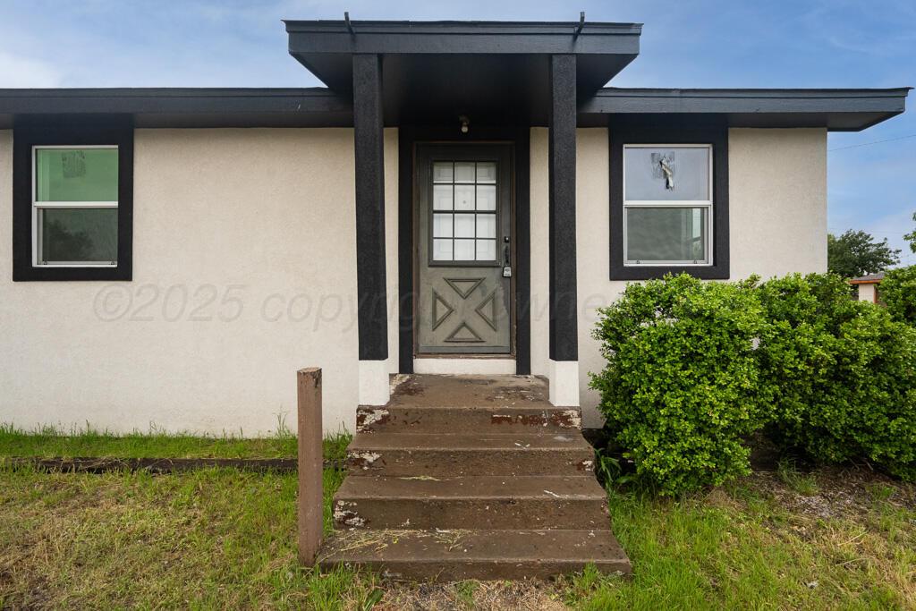 301 Estireno Street Property Photo 1