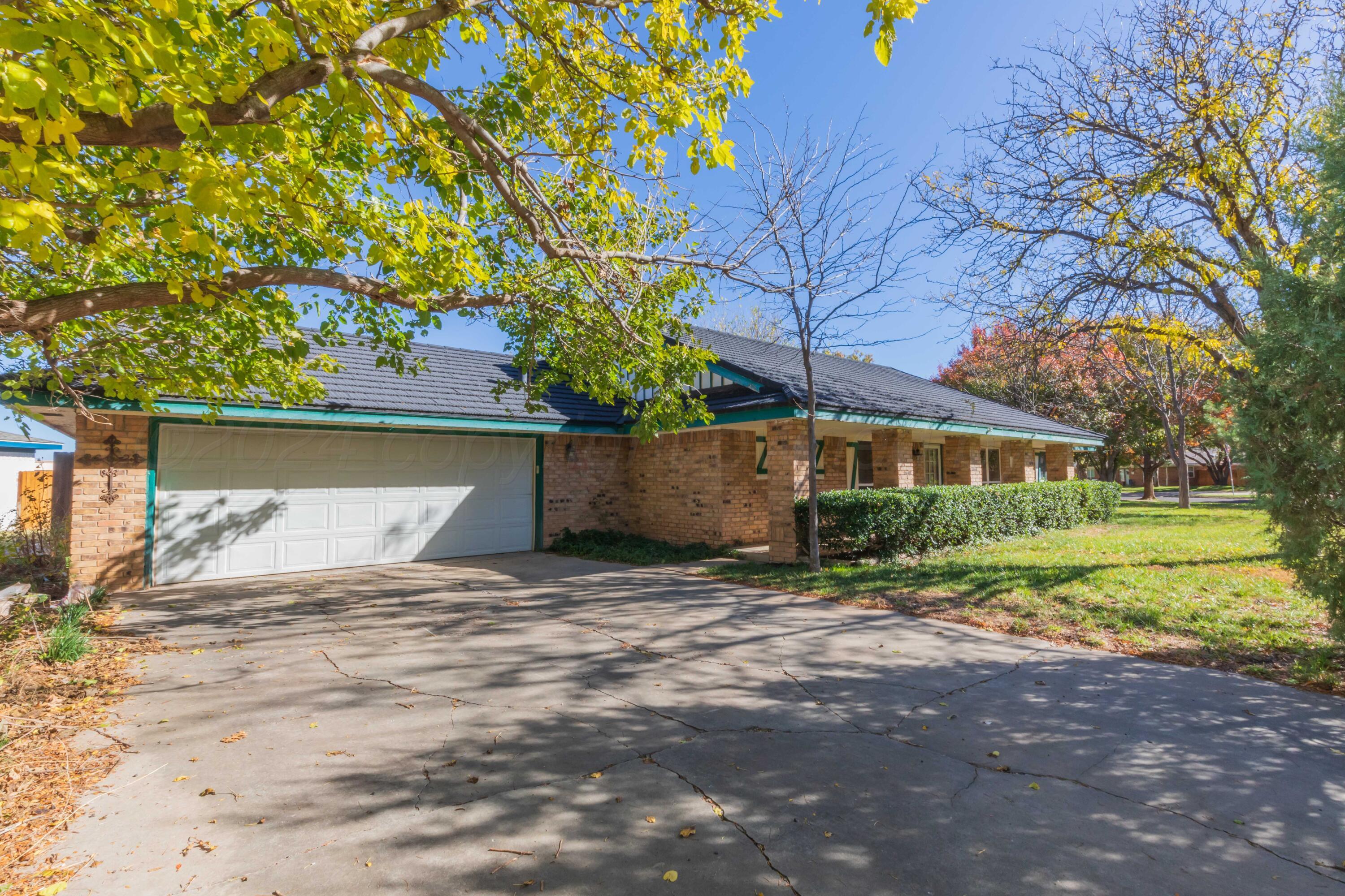 6112 Ridgewood Drive Property Photo 1