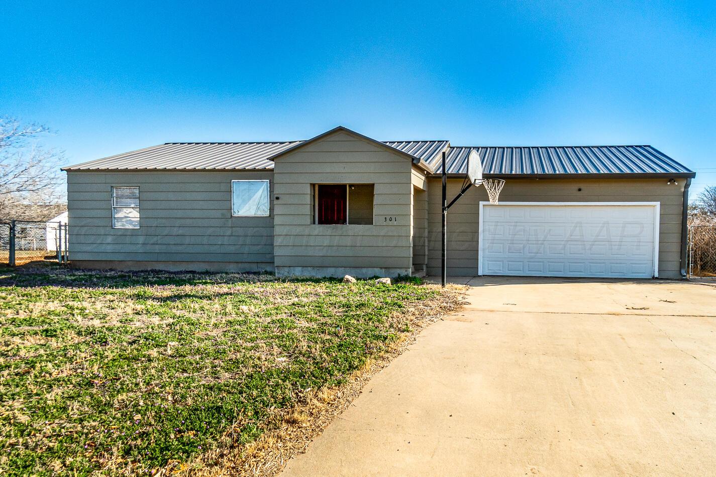 301 S Sheridan Avenue Property Photo
