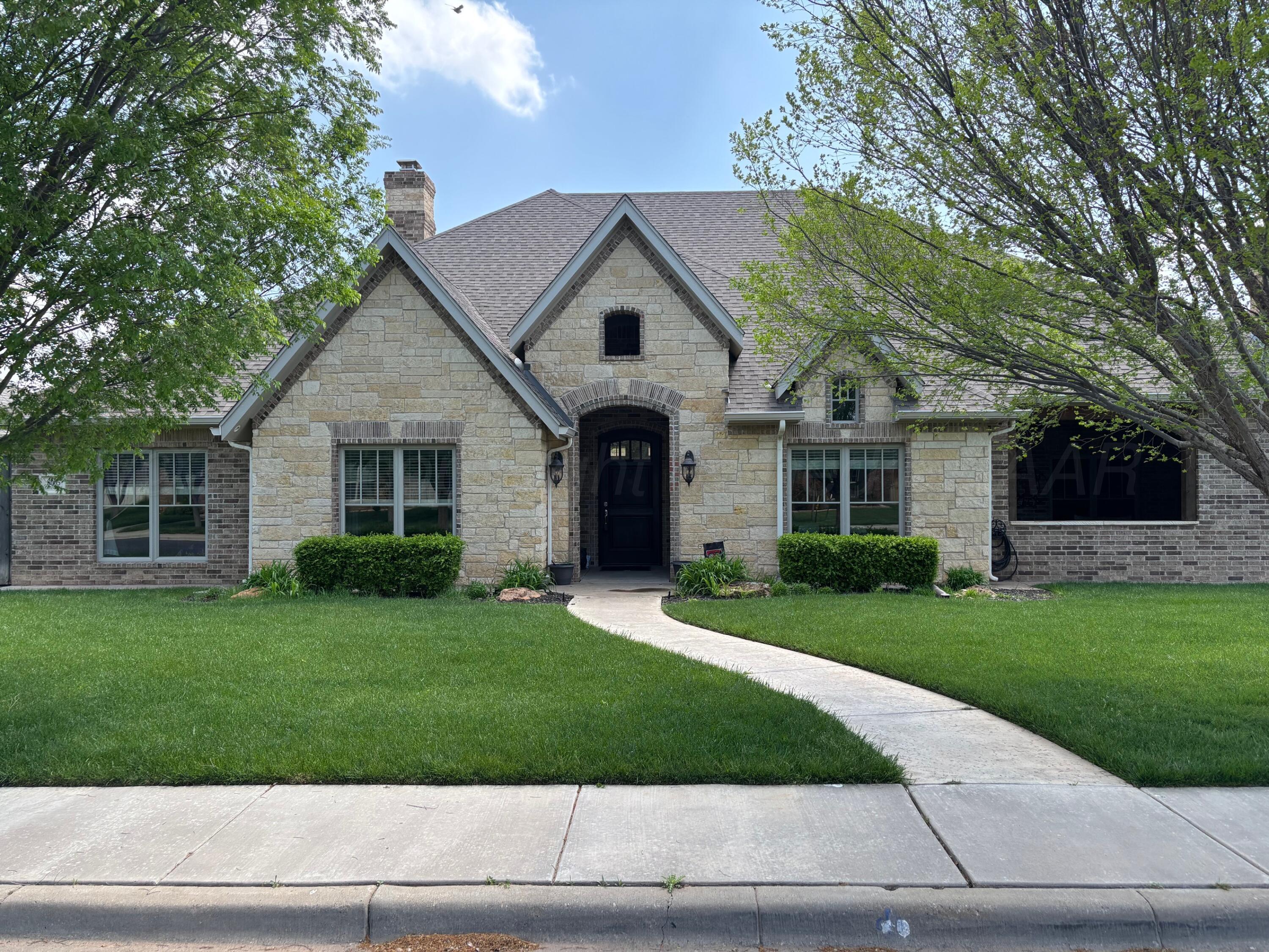 8005 Greenbriar Drive Property Photo