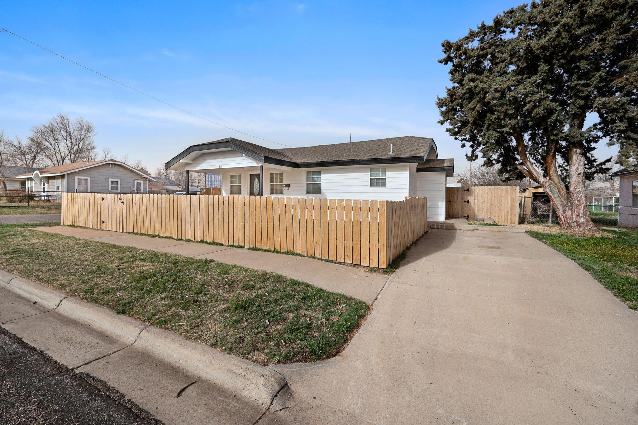 316 S Belleview Street Property Photo