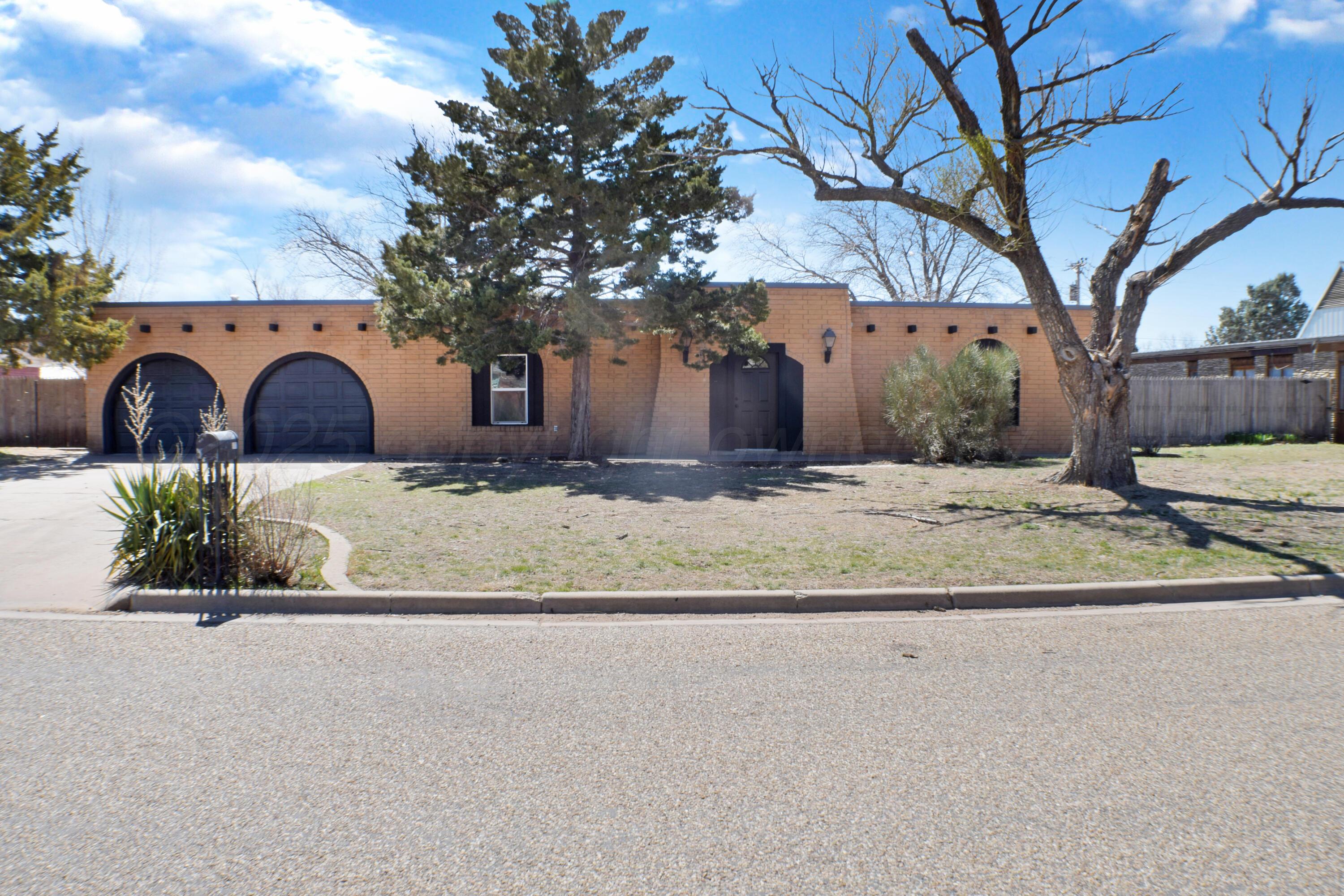 401 W 15th Street Property Photo