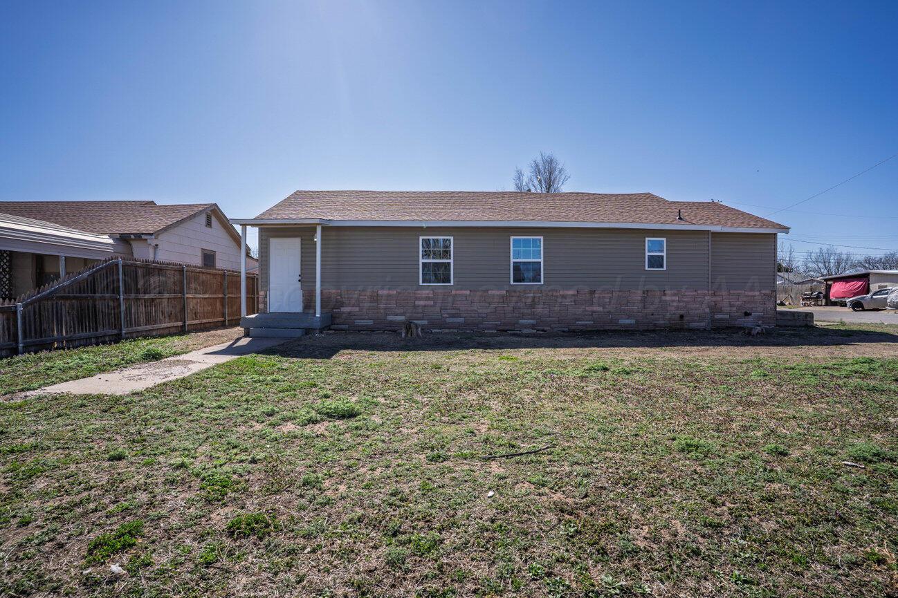 1100 E Kingsmill Avenue Property Photo