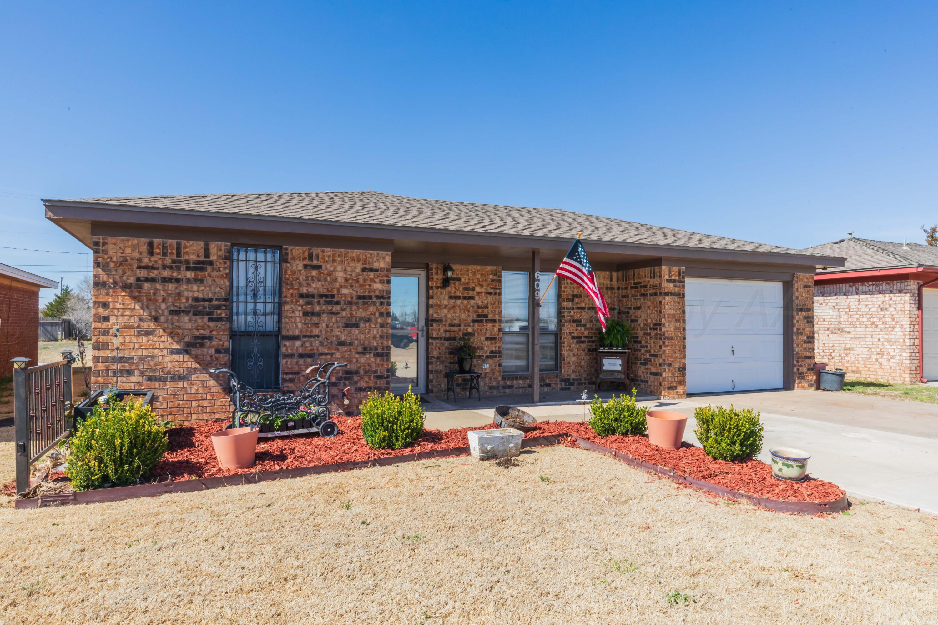 609 Groom Avenue Property Photo 1