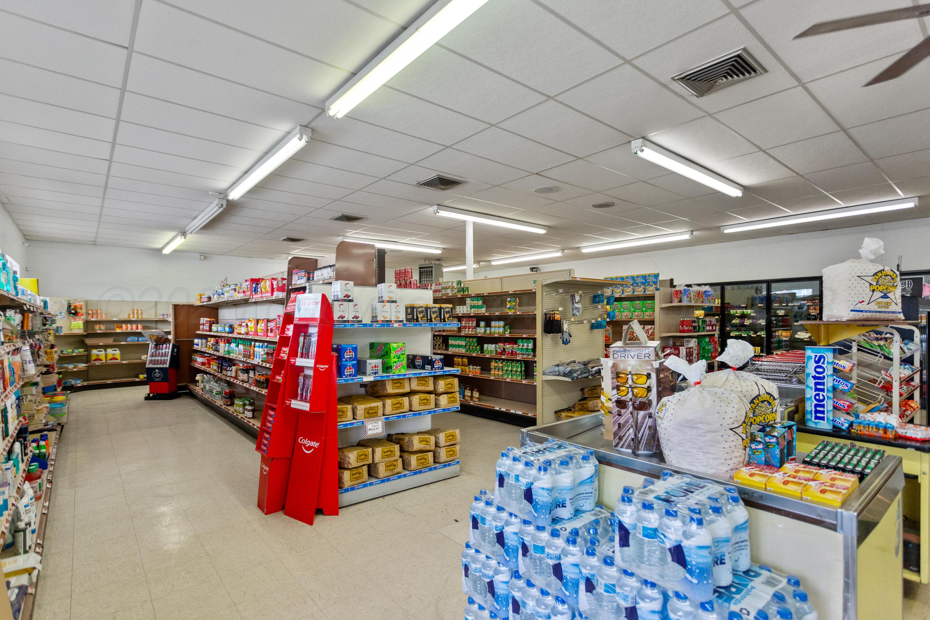 105 E Commercial Street Property Photo 6